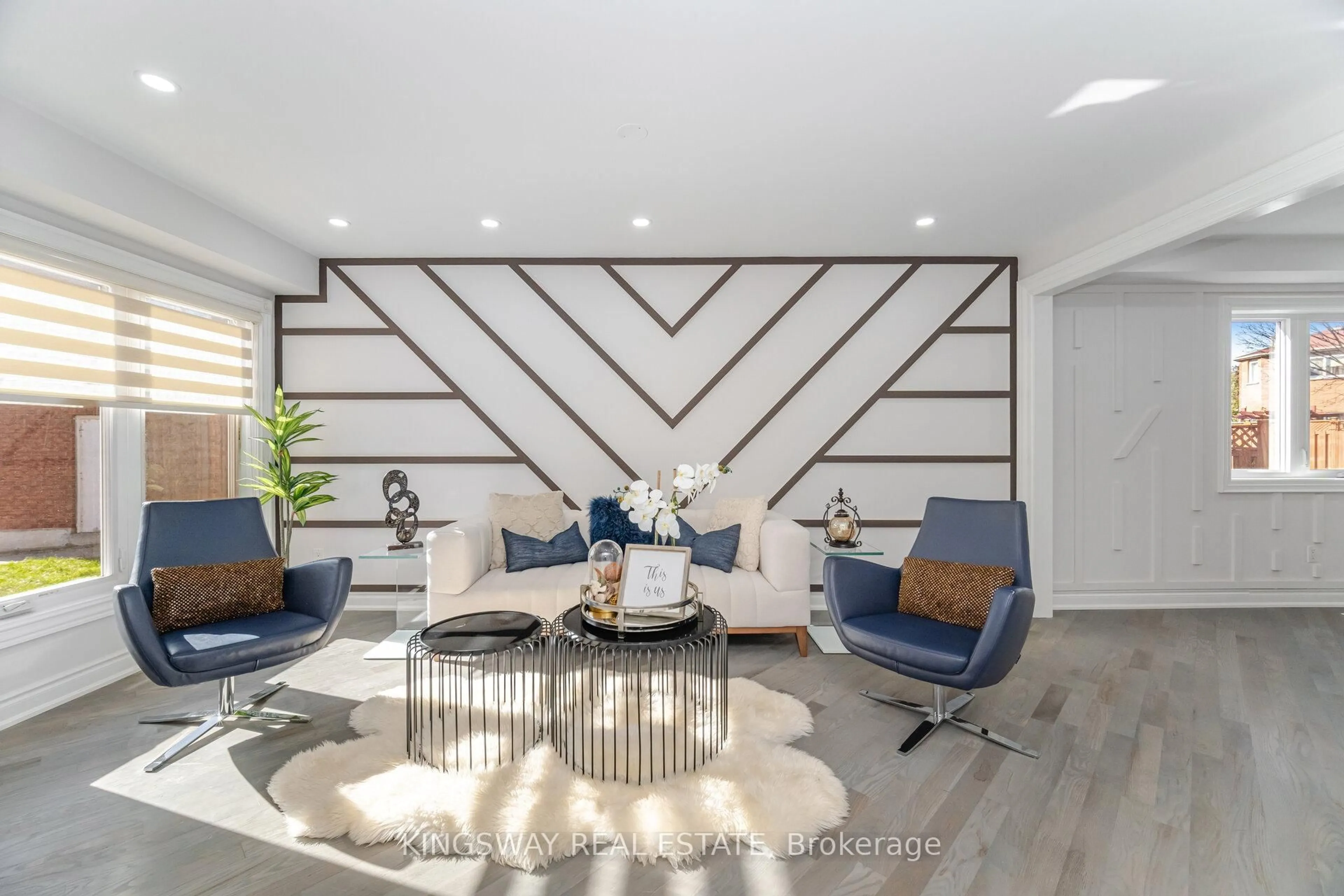 Lobby for 1008 Ceremonial Dr, Mississauga Ontario L5R 2Z7