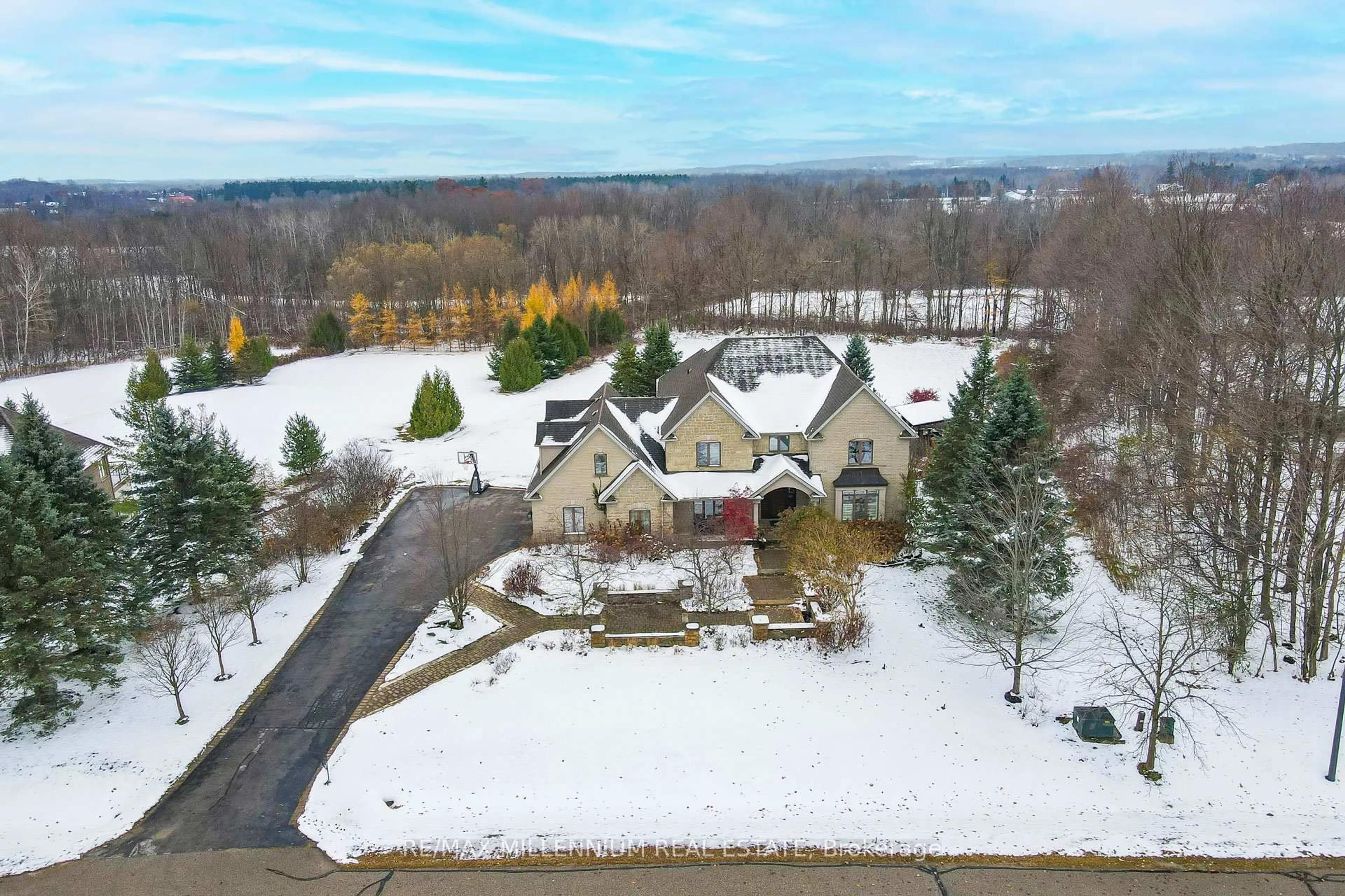 A pic from outside/outdoor area/front of a property/back of a property/a pic from drone, unknown for 11360 Taylor Crt, Milton Ontario L0P 1B0