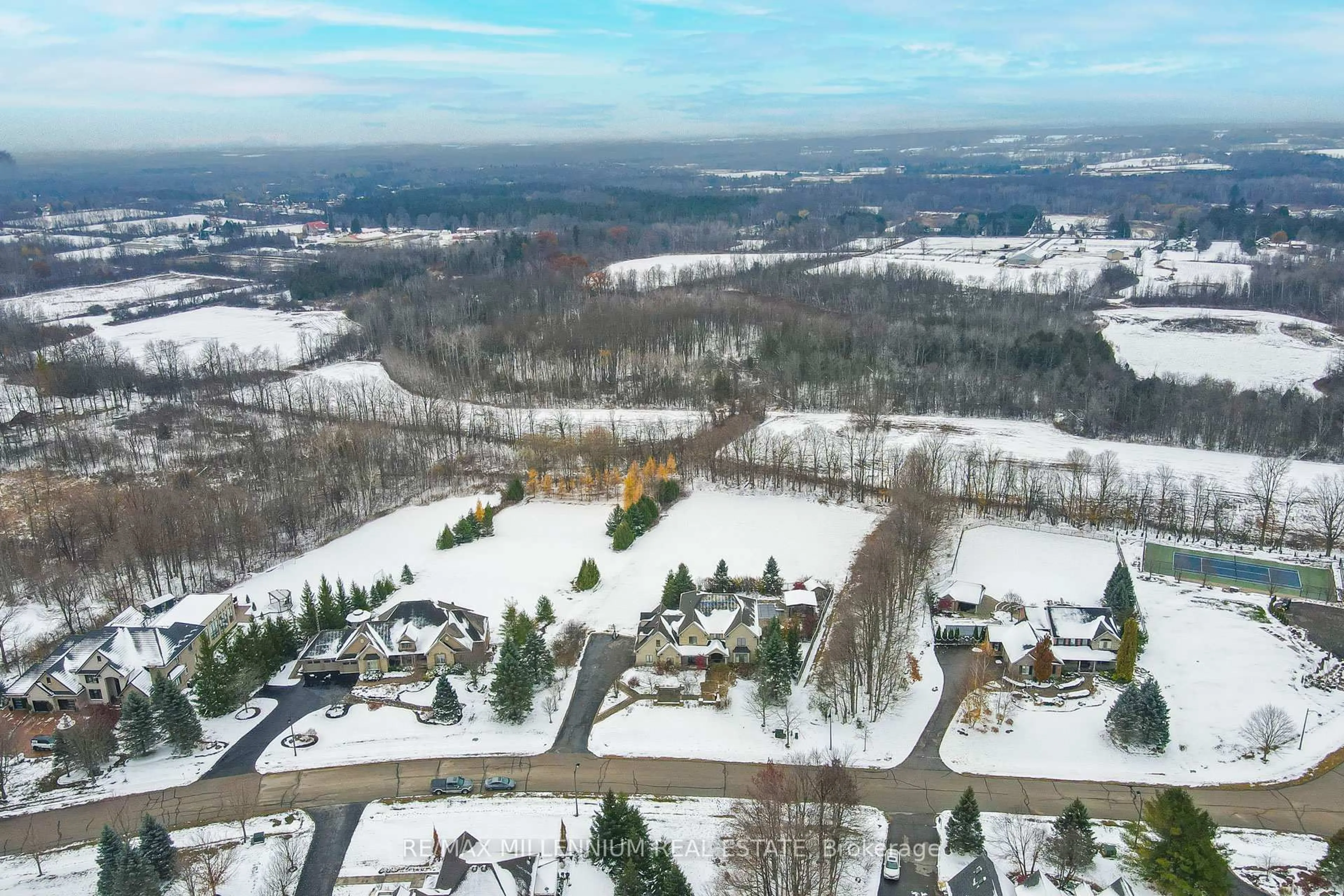 A pic from outside/outdoor area/front of a property/back of a property/a pic from drone, mountain view for 11360 Taylor Crt, Milton Ontario L0P 1B0