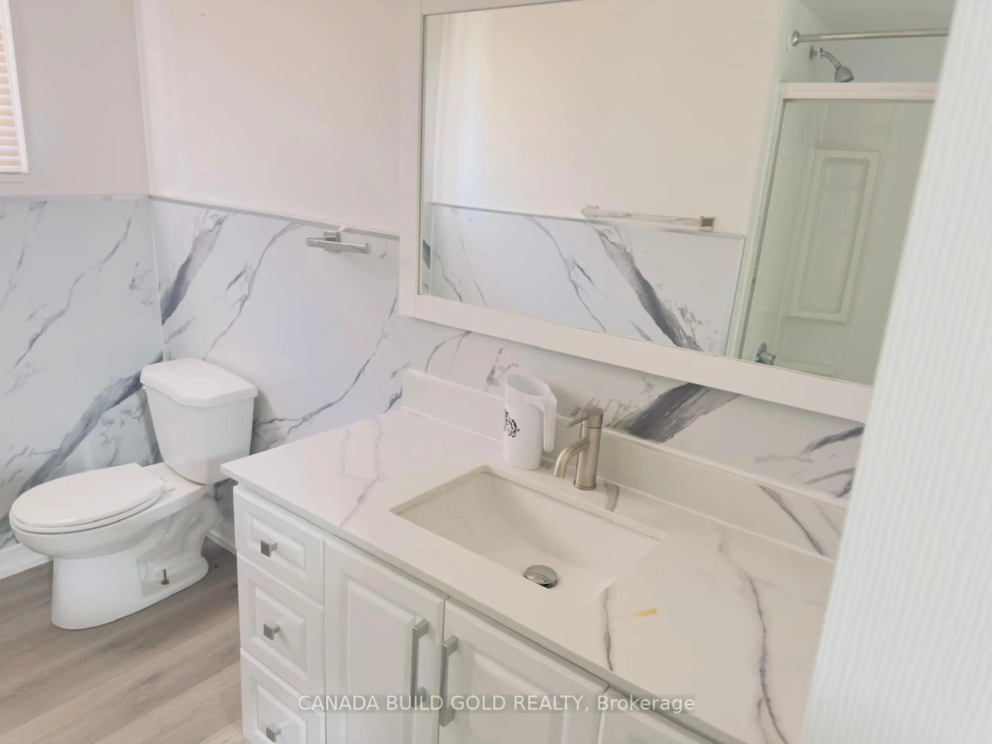 Contemporary bathroom, ceramic/tile floor for 78 Hinchley Wood Grve, Brampton Ontario L6V 3M3