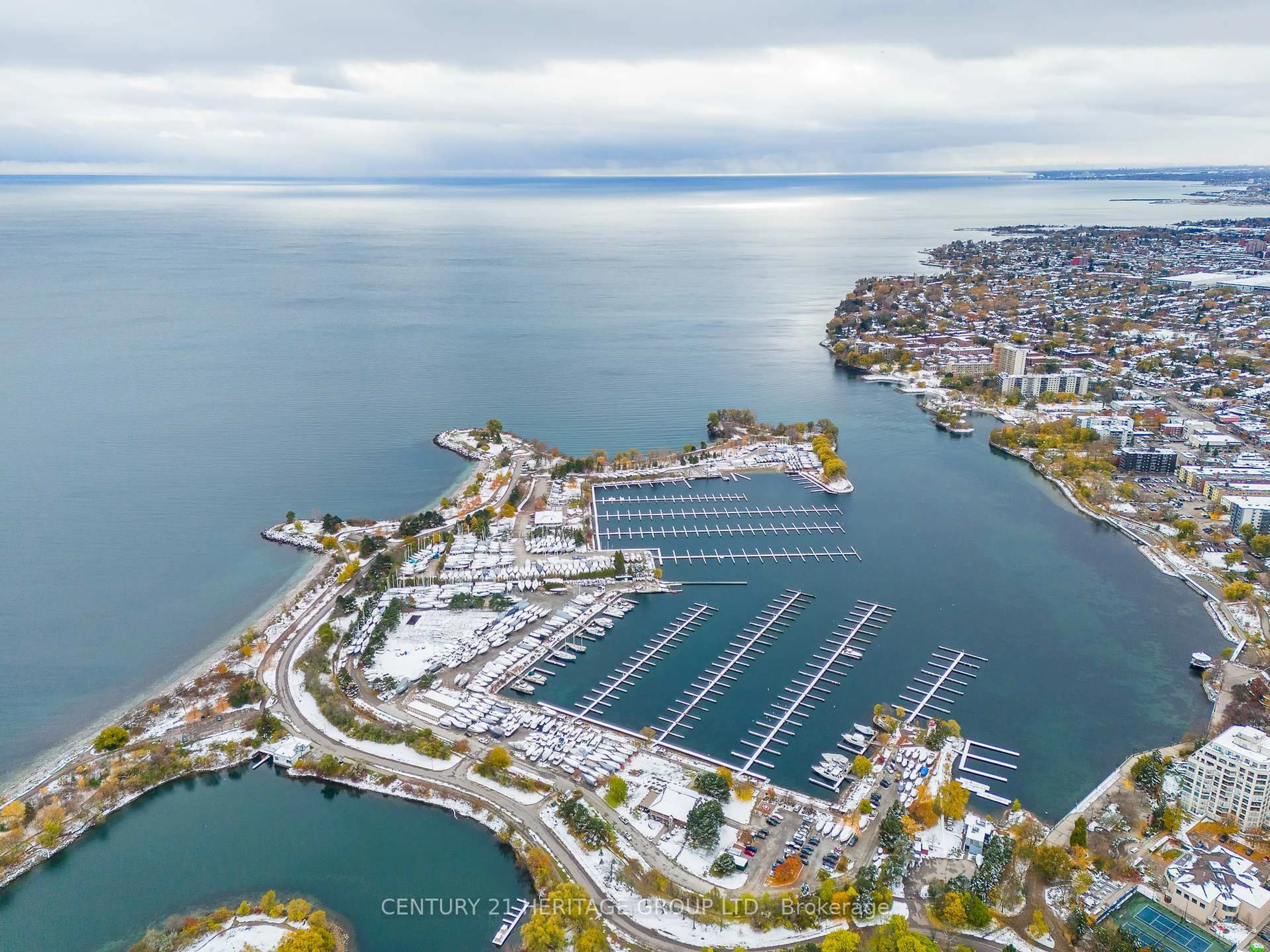 A pic from outside/outdoor area/front of a property/back of a property/a pic from drone, water/lake/river/ocean view for 36 Park Lawn Rd #605, Toronto Ontario M8V 0E5