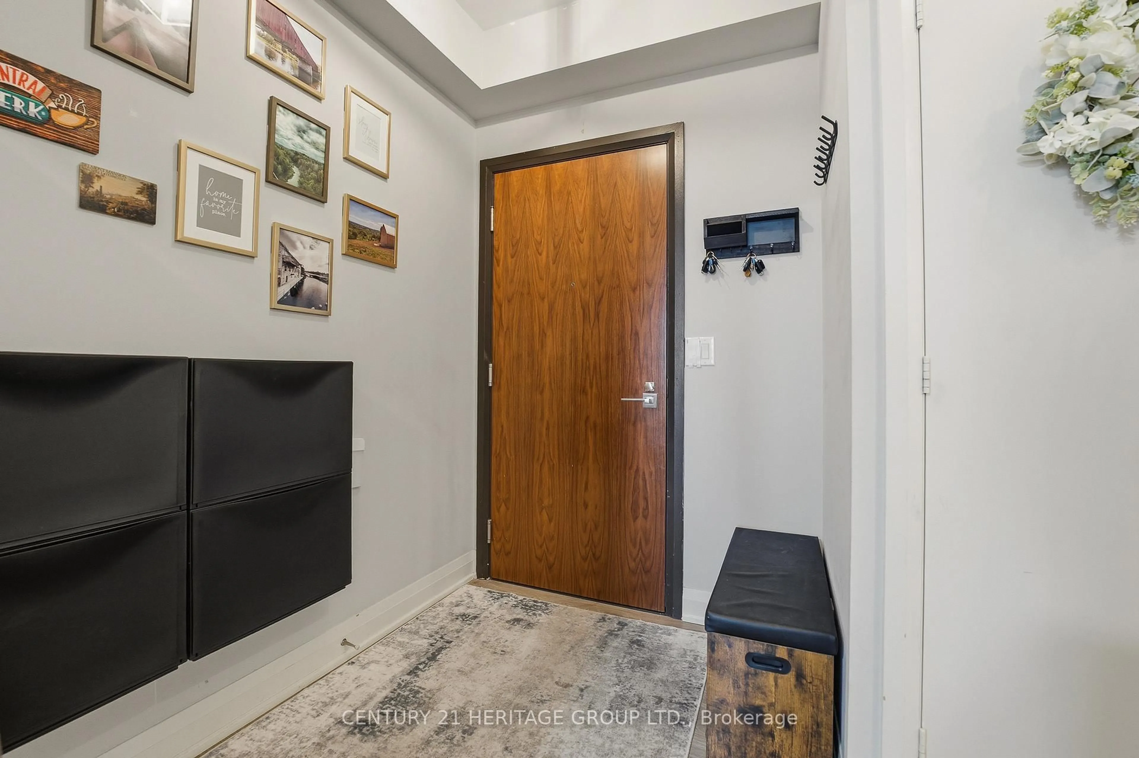 Indoor entryway for 36 Park Lawn Rd #605, Toronto Ontario M8V 0E5