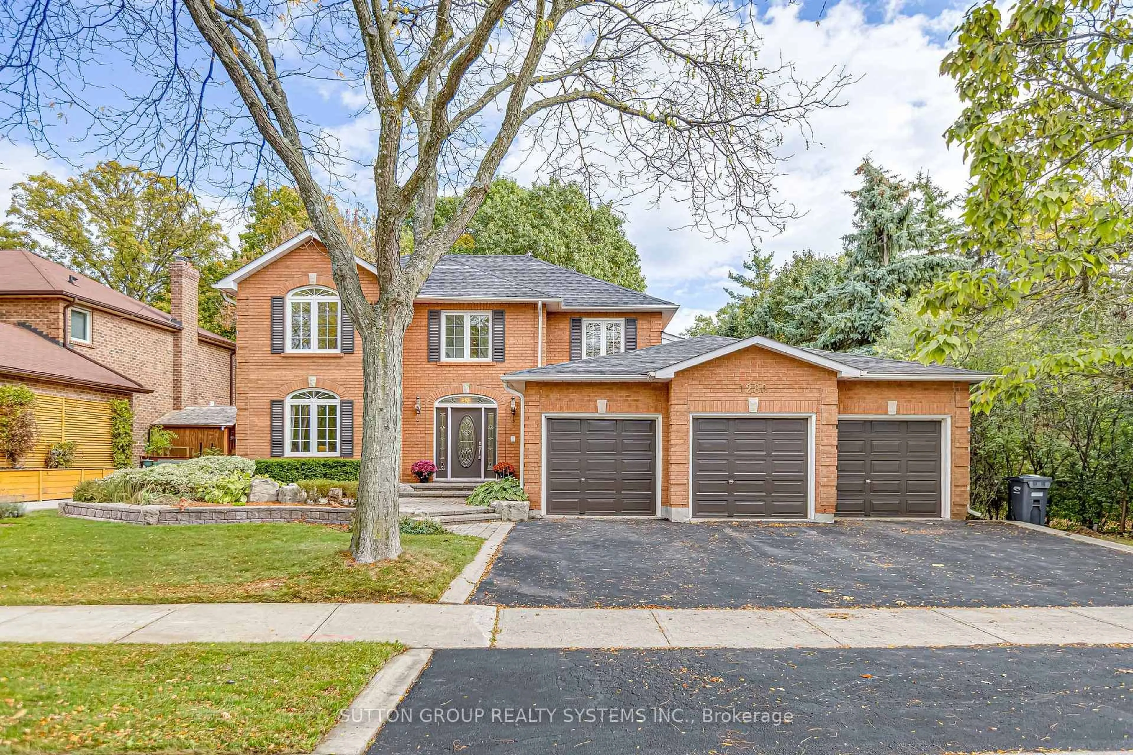Home with brick exterior material, street for 1280 Springwood Cres, Oakville Ontario L6M 1V3