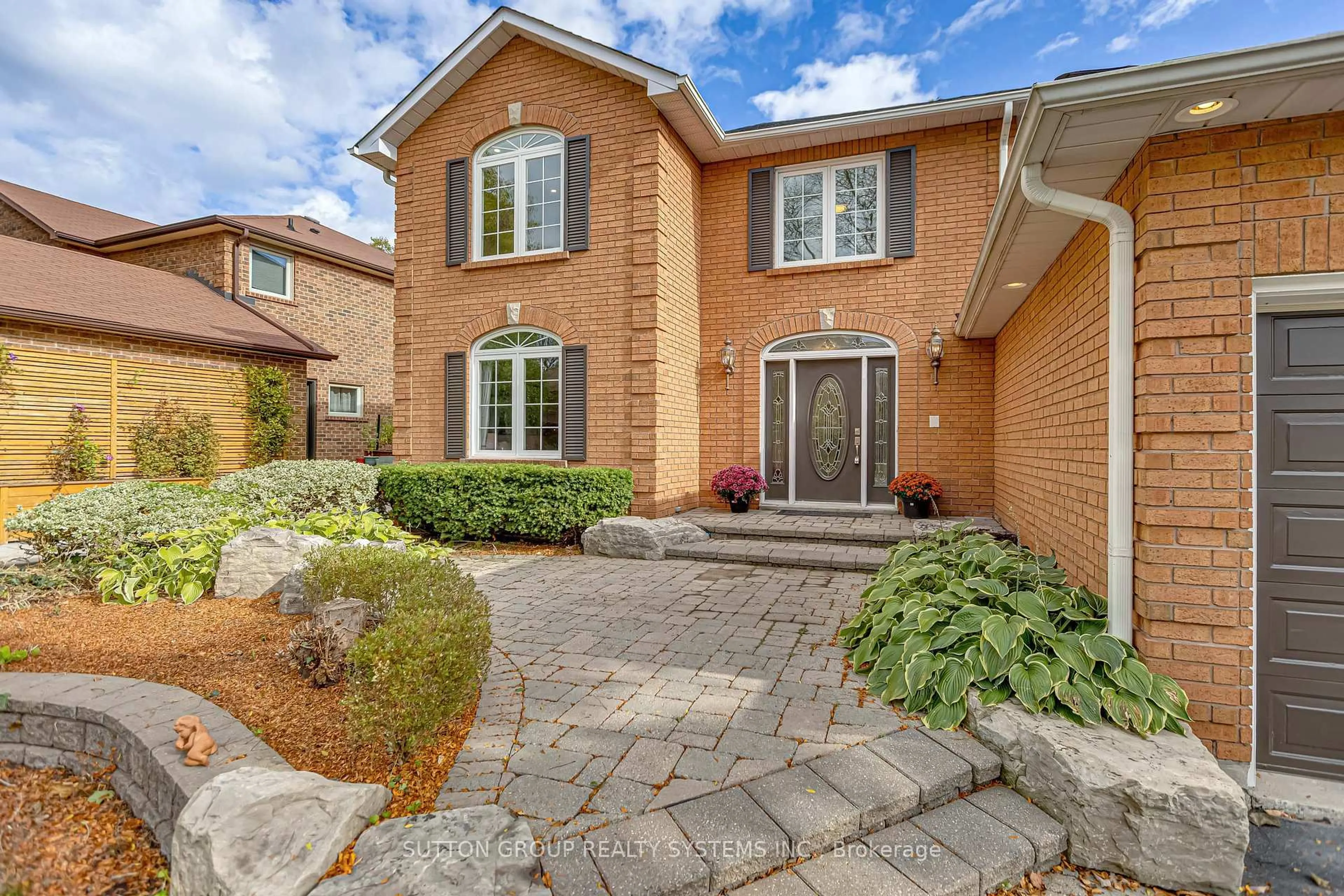 Home with brick exterior material, street for 1280 Springwood Cres, Oakville Ontario L6M 1V3