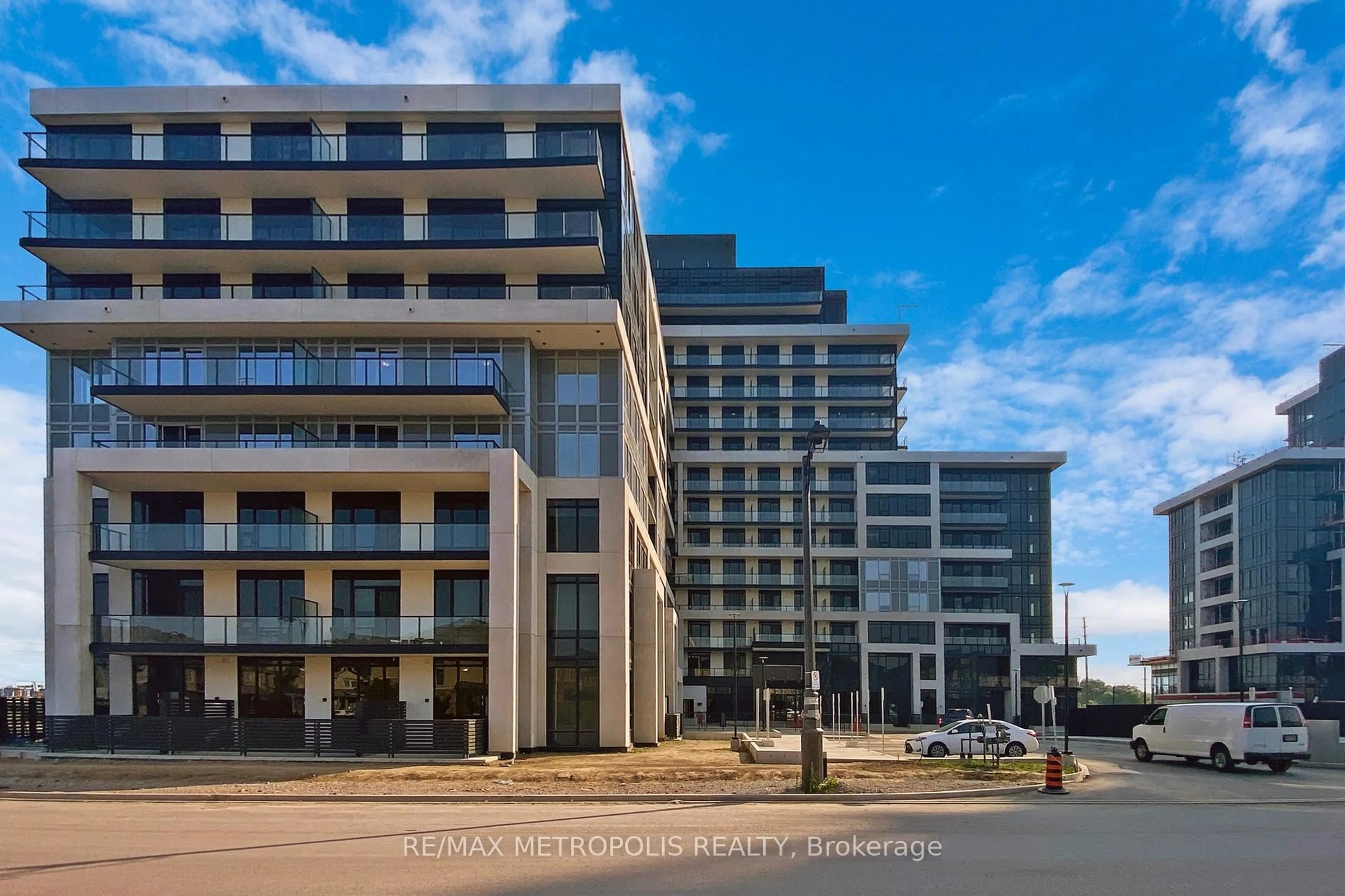 A pic from outside/outdoor area/front of a property/back of a property/a pic from drone, building for 3200 William Coltson Ave #304, Oakville Ontario L6H 7C2