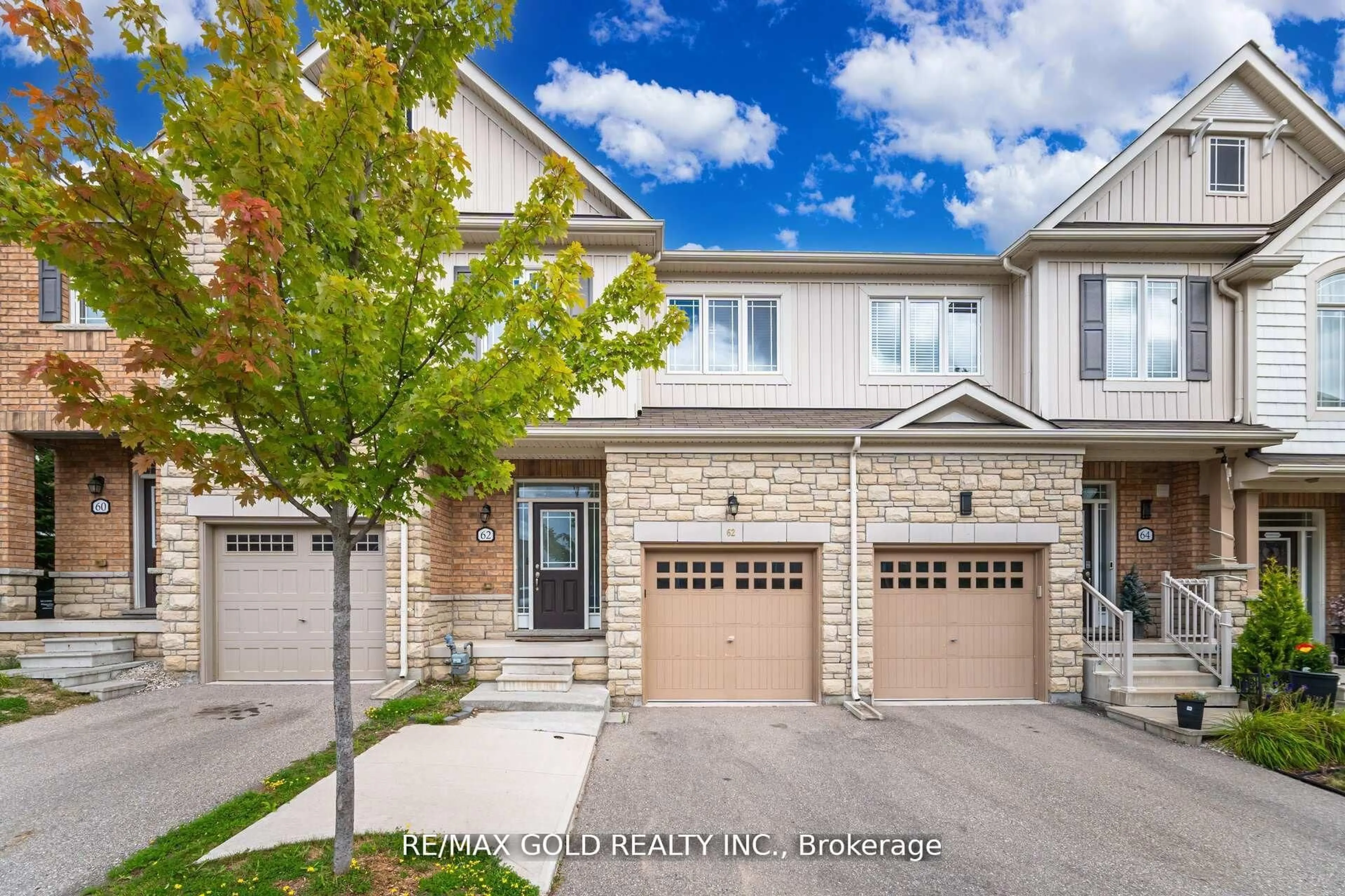 A pic from outside/outdoor area/front of a property/back of a property/a pic from drone, street for 62 Valley Lane, Caledon Ontario L7C 4A7