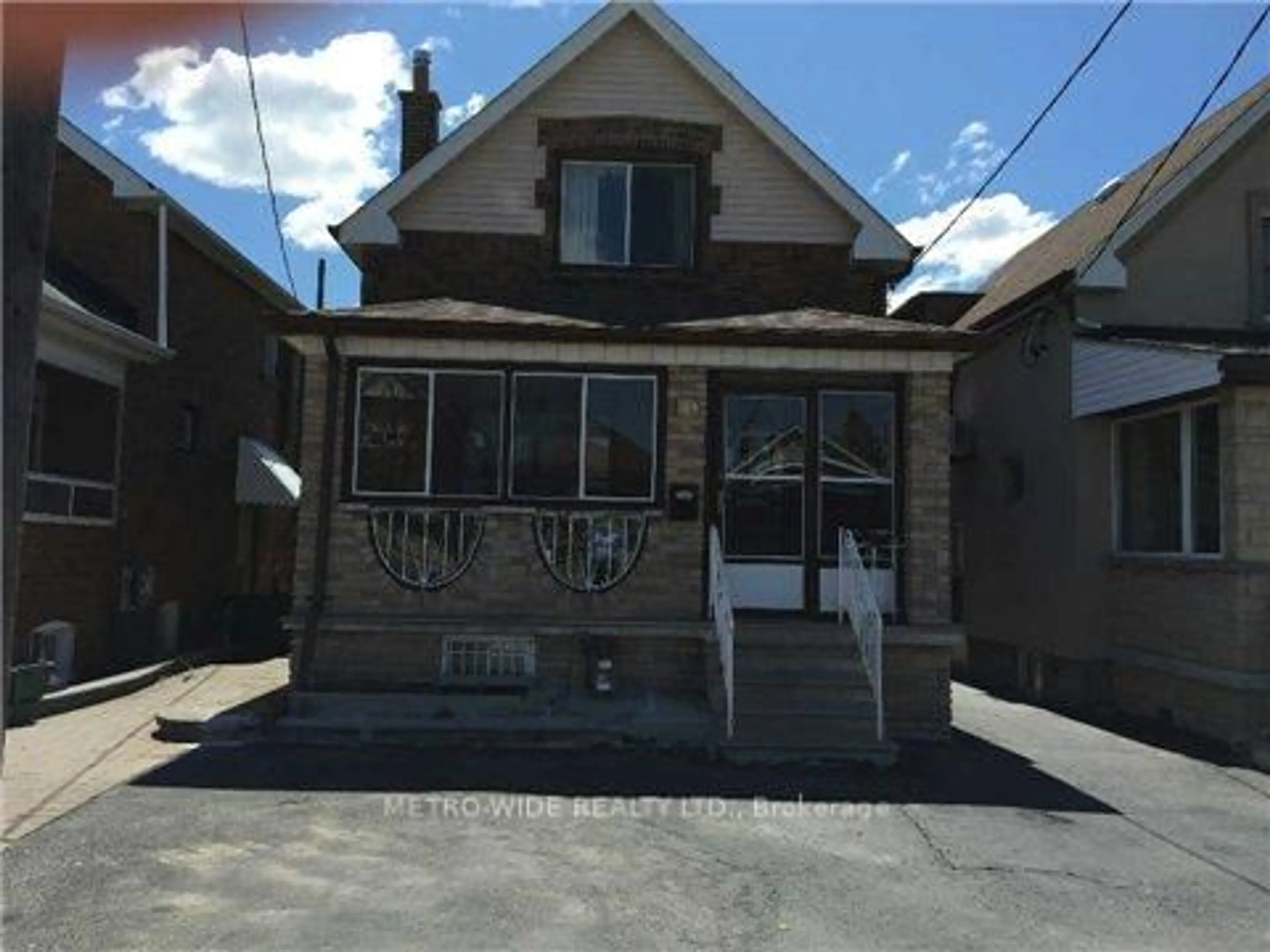 Unknown for 33 Bowie Ave, Toronto Ontario M6E 2P2