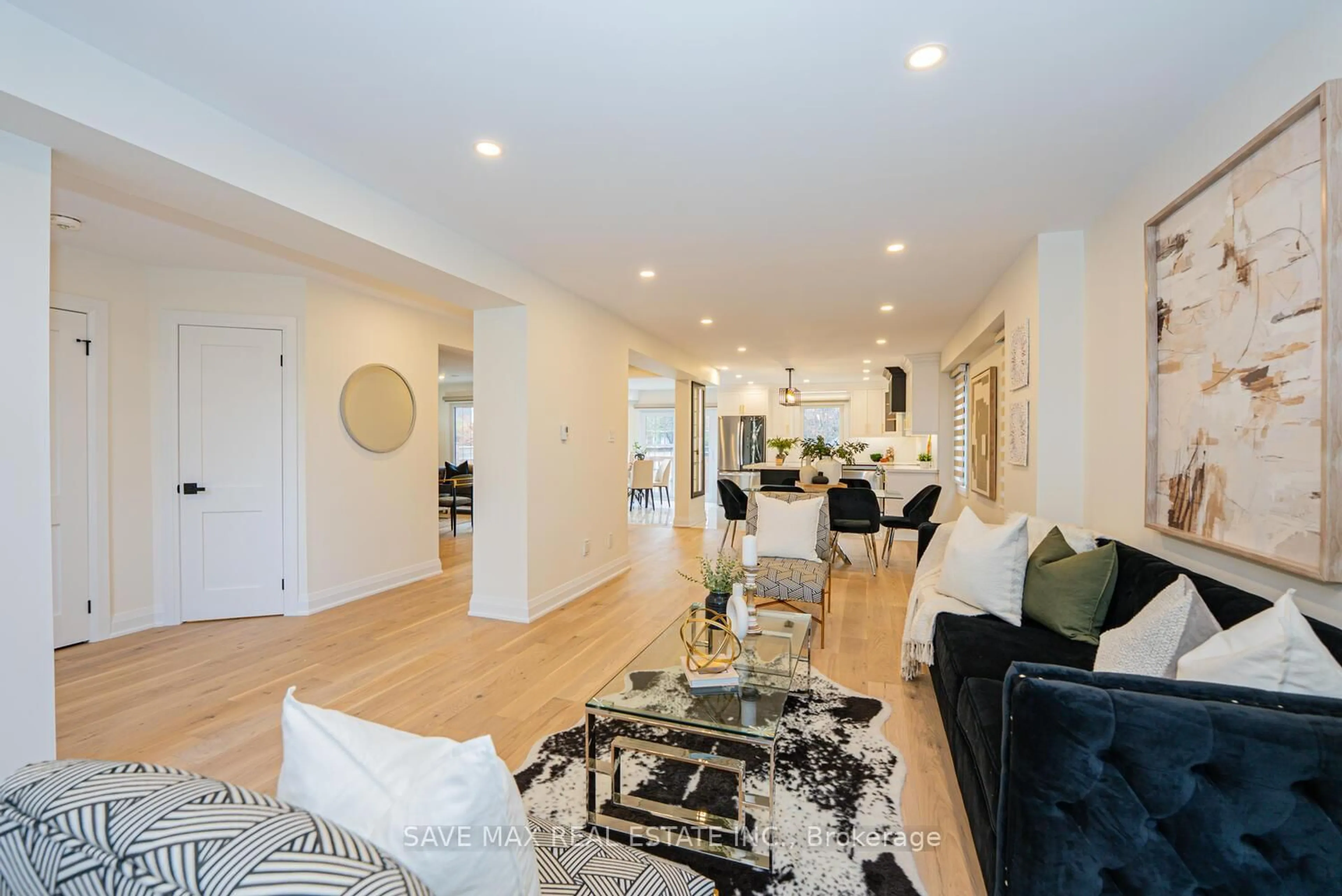 Living room with furniture, unknown for 1612 Moongate Cres, Mississauga Ontario L5M 4T1