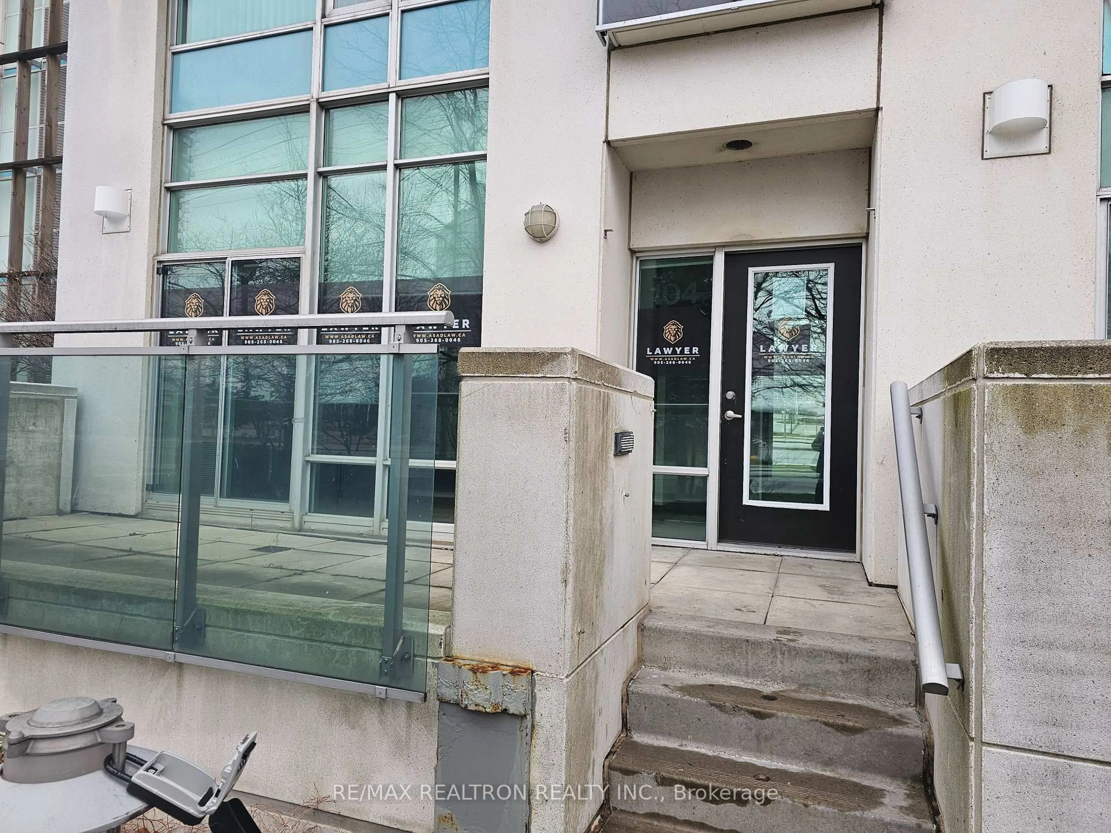 Indoor foyer for 3939 Duke Of York Blvd #104, Mississauga Ontario L5B 4N2