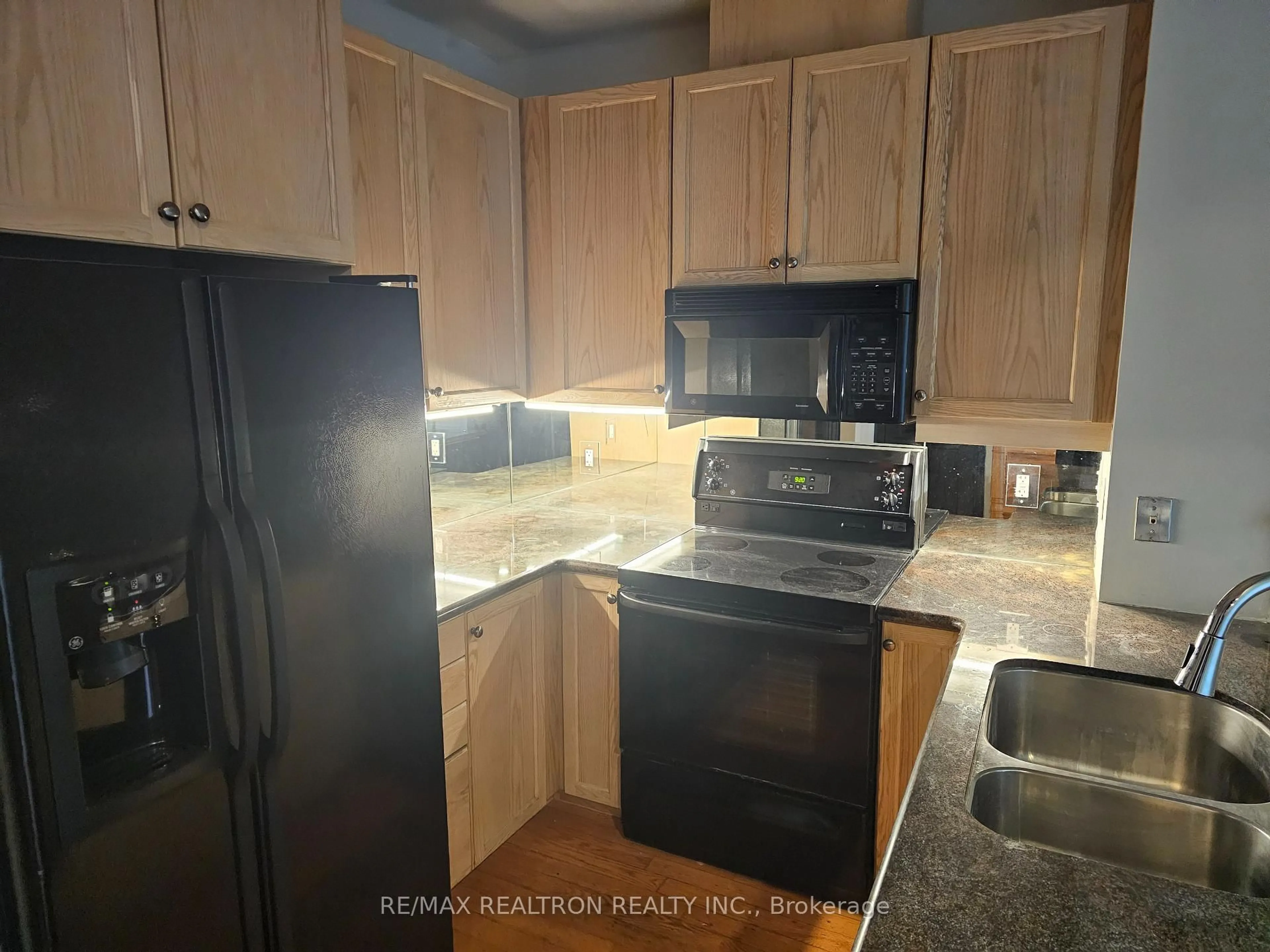 Standard kitchen, unknown for 3939 Duke Of York Blvd #104, Mississauga Ontario L5B 4N2