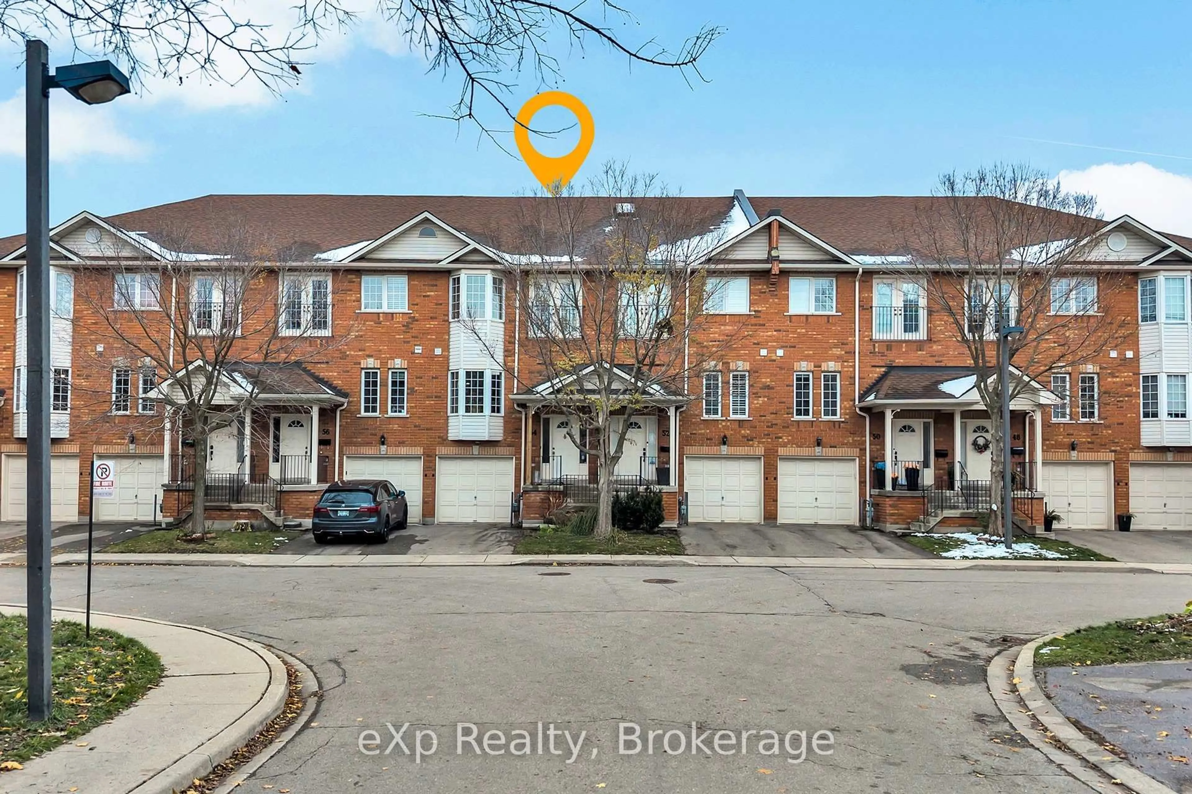 A pic from outside/outdoor area/front of a property/back of a property/a pic from drone, street for 1130 Cawthra Rd #54, Mississauga Ontario L5G 4V7