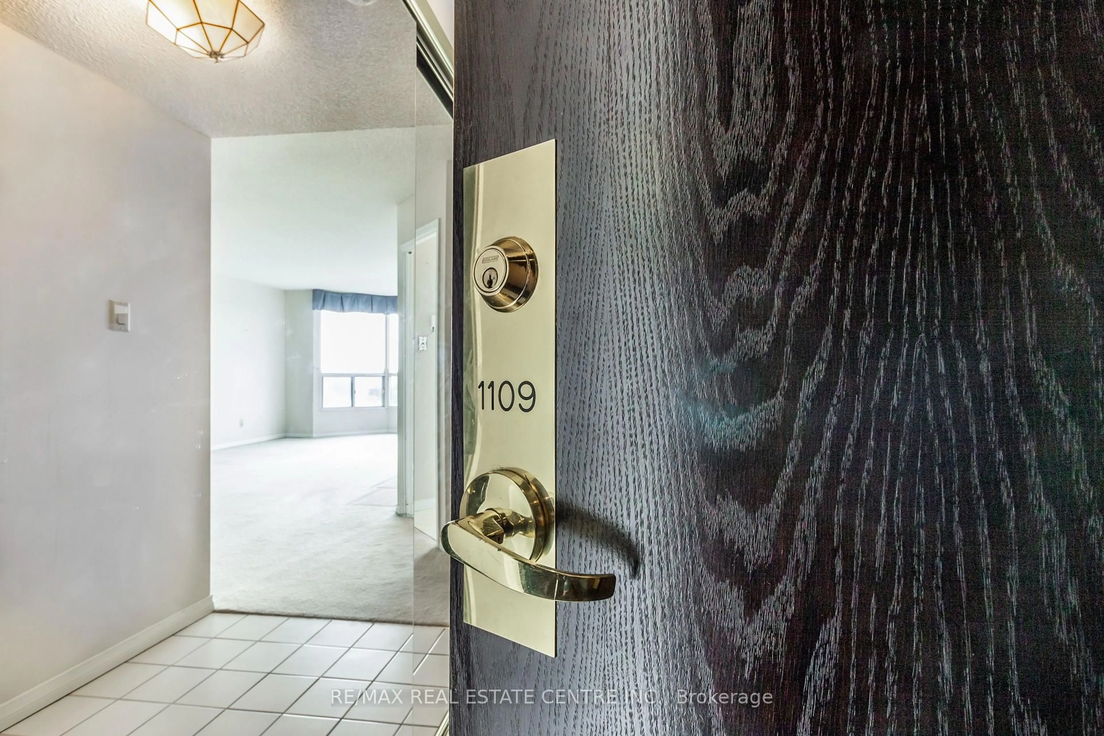 Unknown for 100 Millside Dr #1109, Milton Ontario L9T 5E2