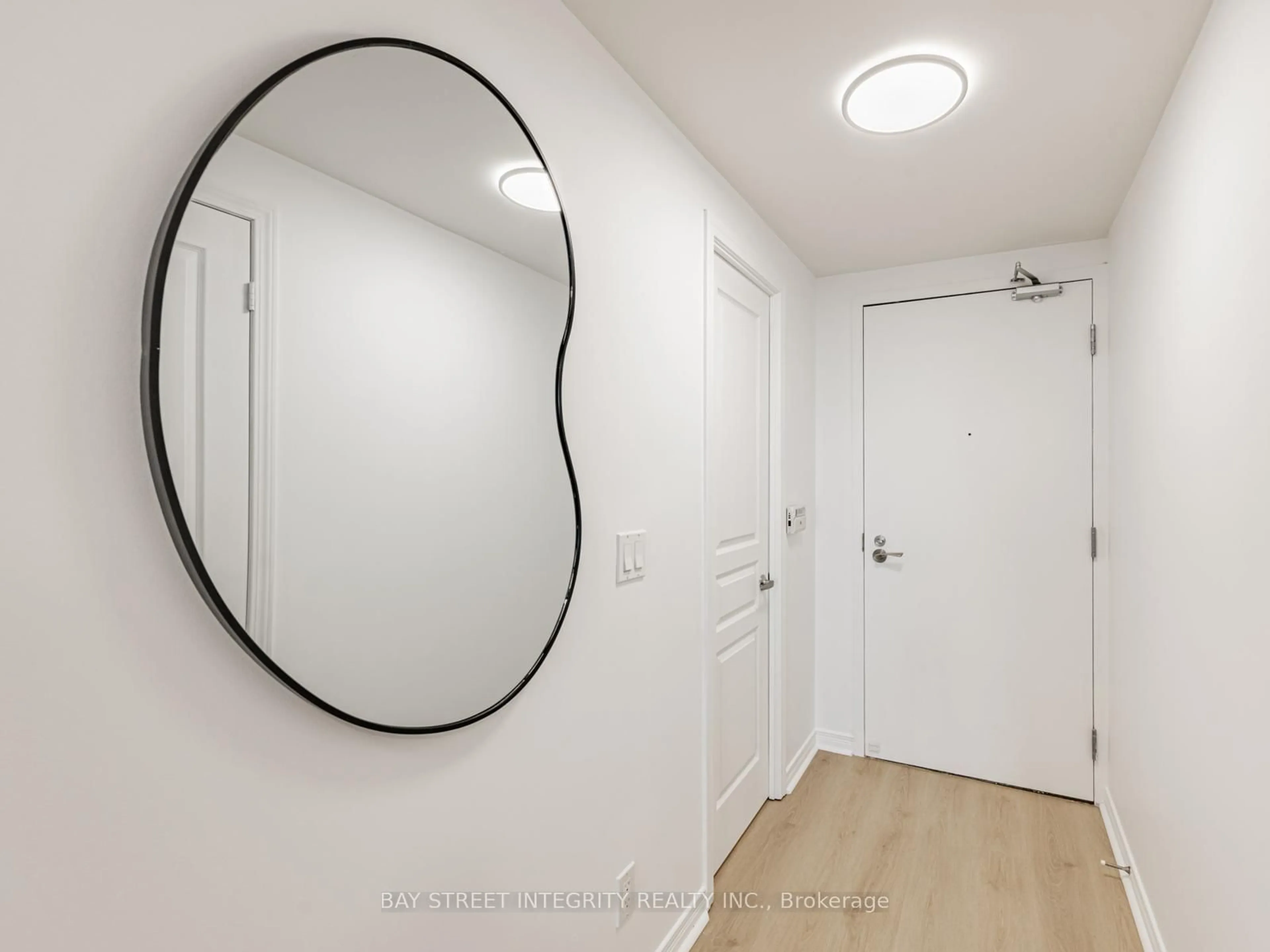 Indoor entryway for 2230 Lakeshore Blvd #2706, Toronto Ontario M8V 0B2