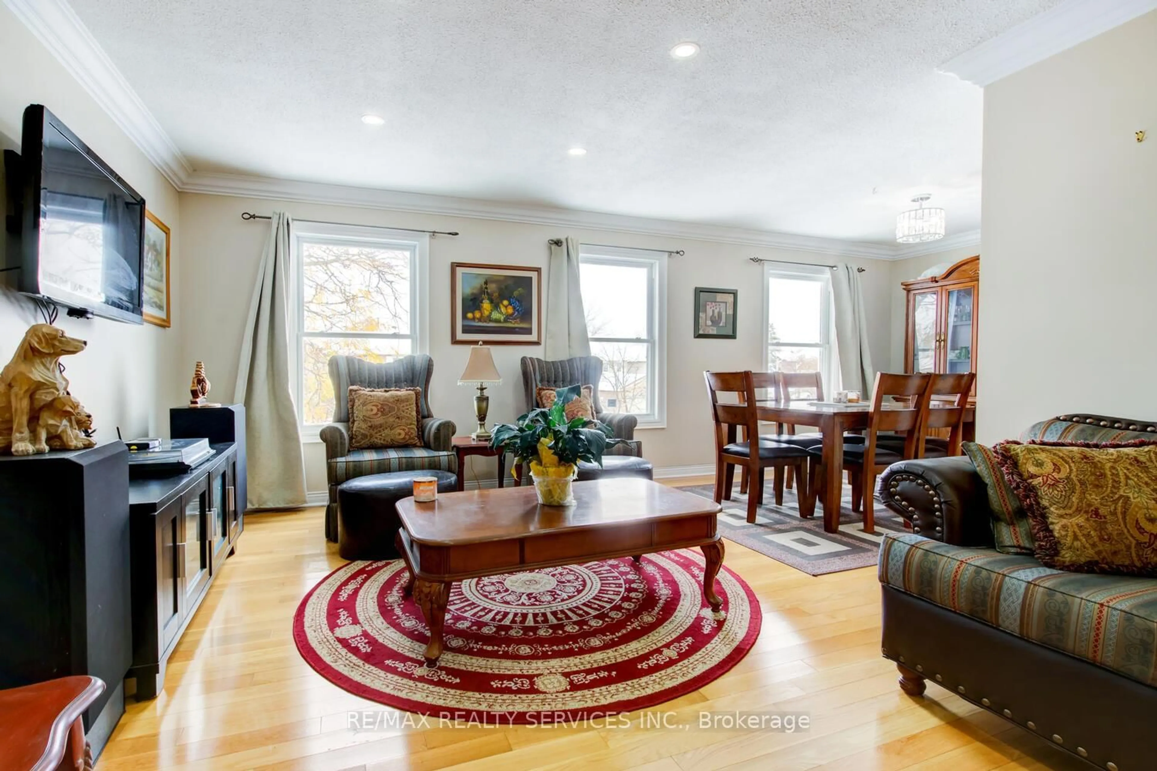 Living room with furniture, unknown for 19 Nutmeg St, Brampton Ontario L6S 4A7