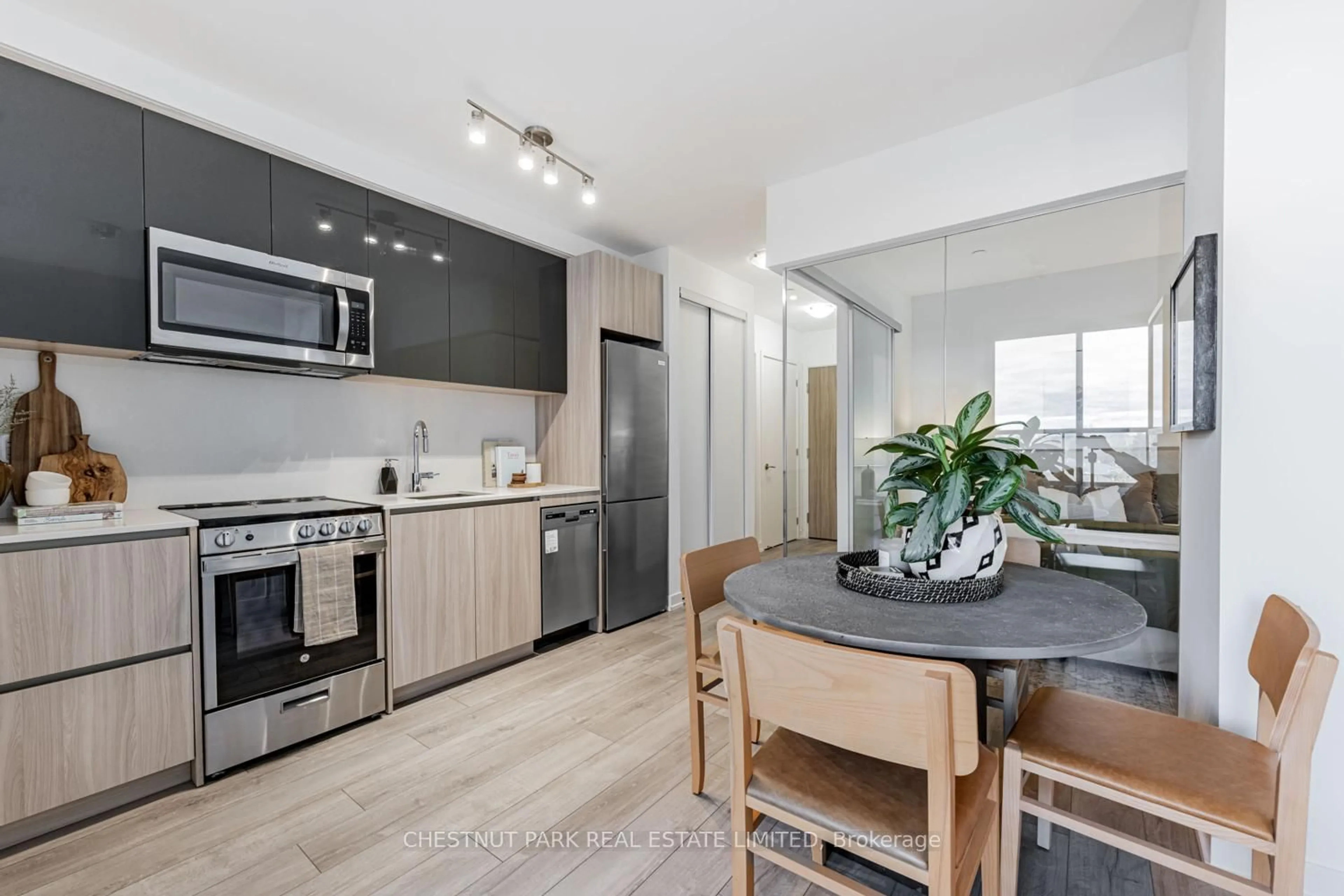 Unknown for 3100 Keele St #340, Toronto Ontario M3M 0E1