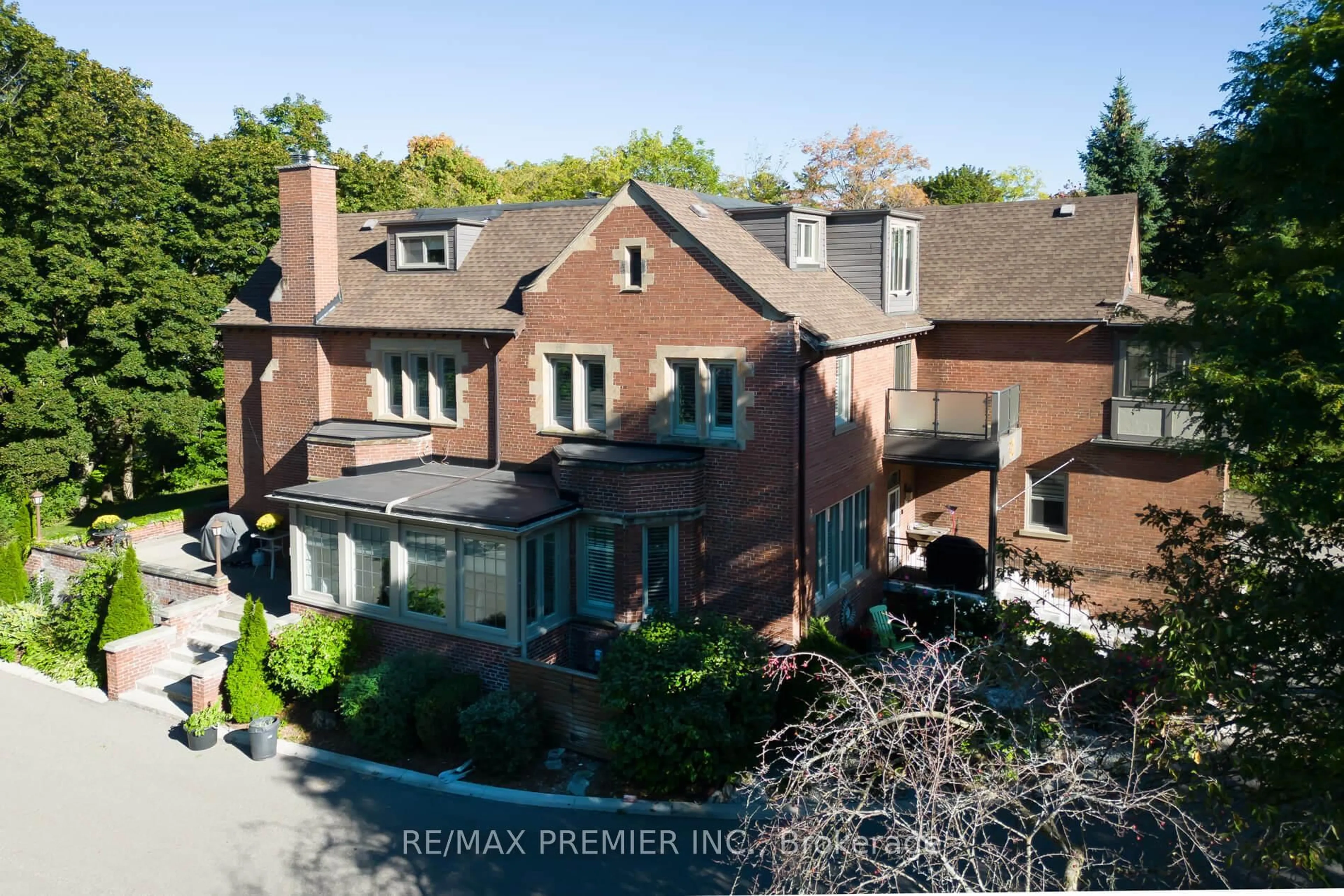 A pic from outside/outdoor area/front of a property/back of a property/a pic from drone, street for 63 Main St #1,2,3, Brampton Ontario L6Y 1M9