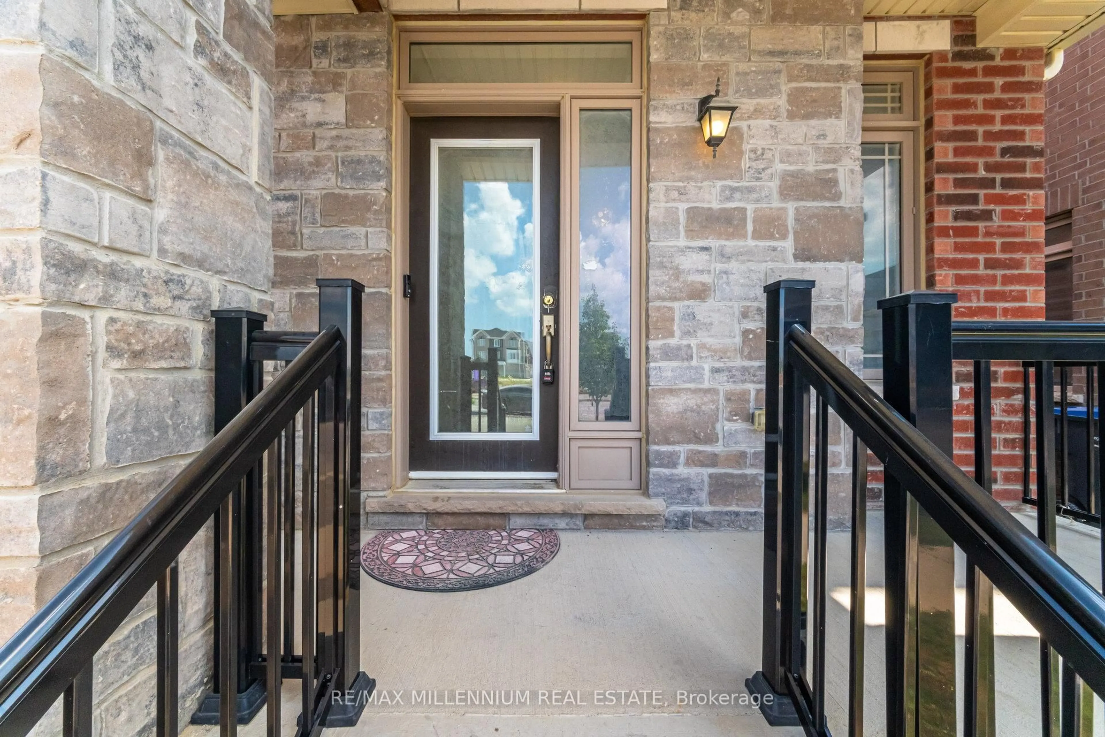 Indoor entryway for 3 Neil Prom, Caledon Ontario L7C 4H6