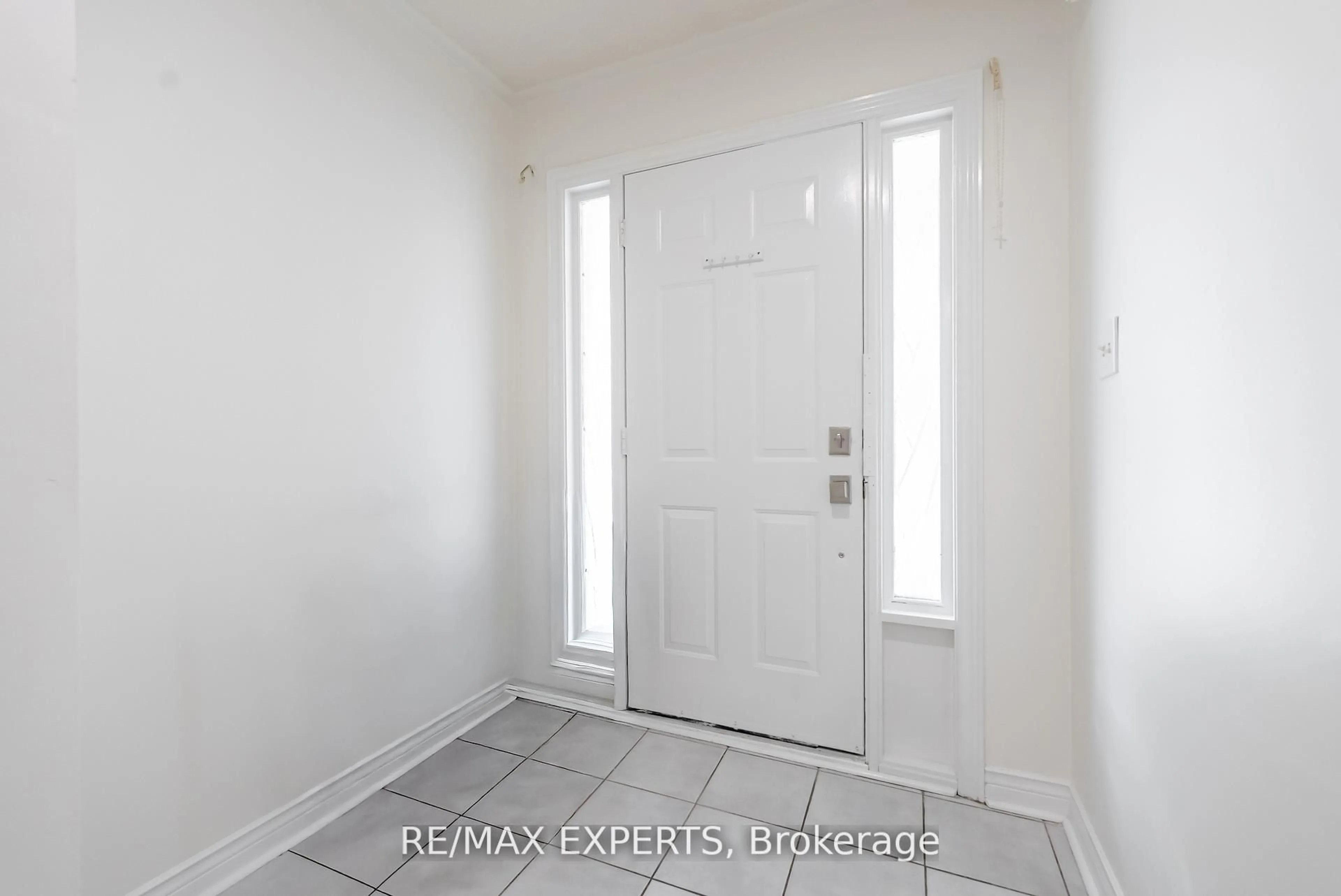 Indoor entryway for 7 Yellow Brick Rd, Brampton Ontario L6V 4K7