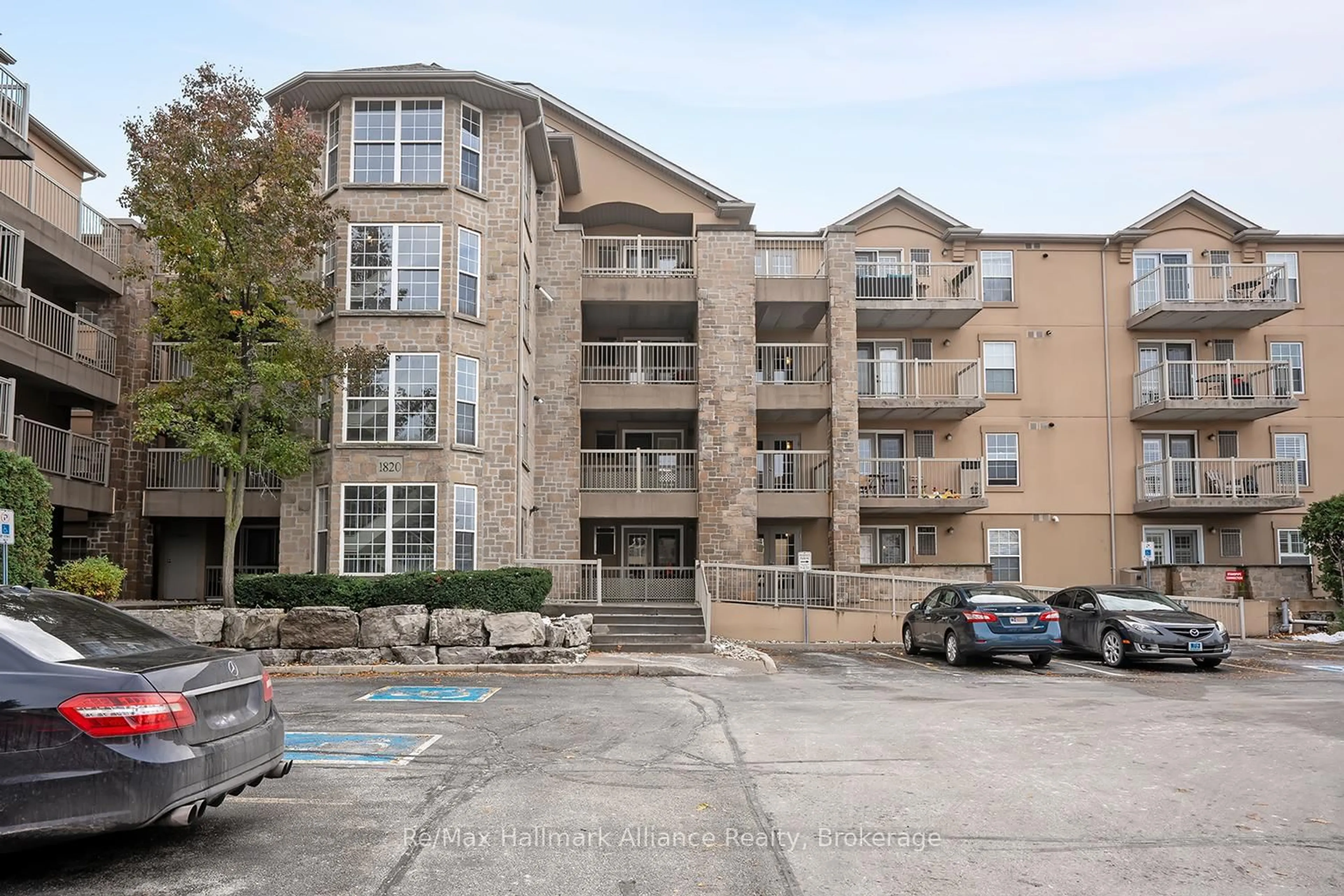 Unknown for 1820 Walkers Line #107, Burlington Ontario L7M 4V4