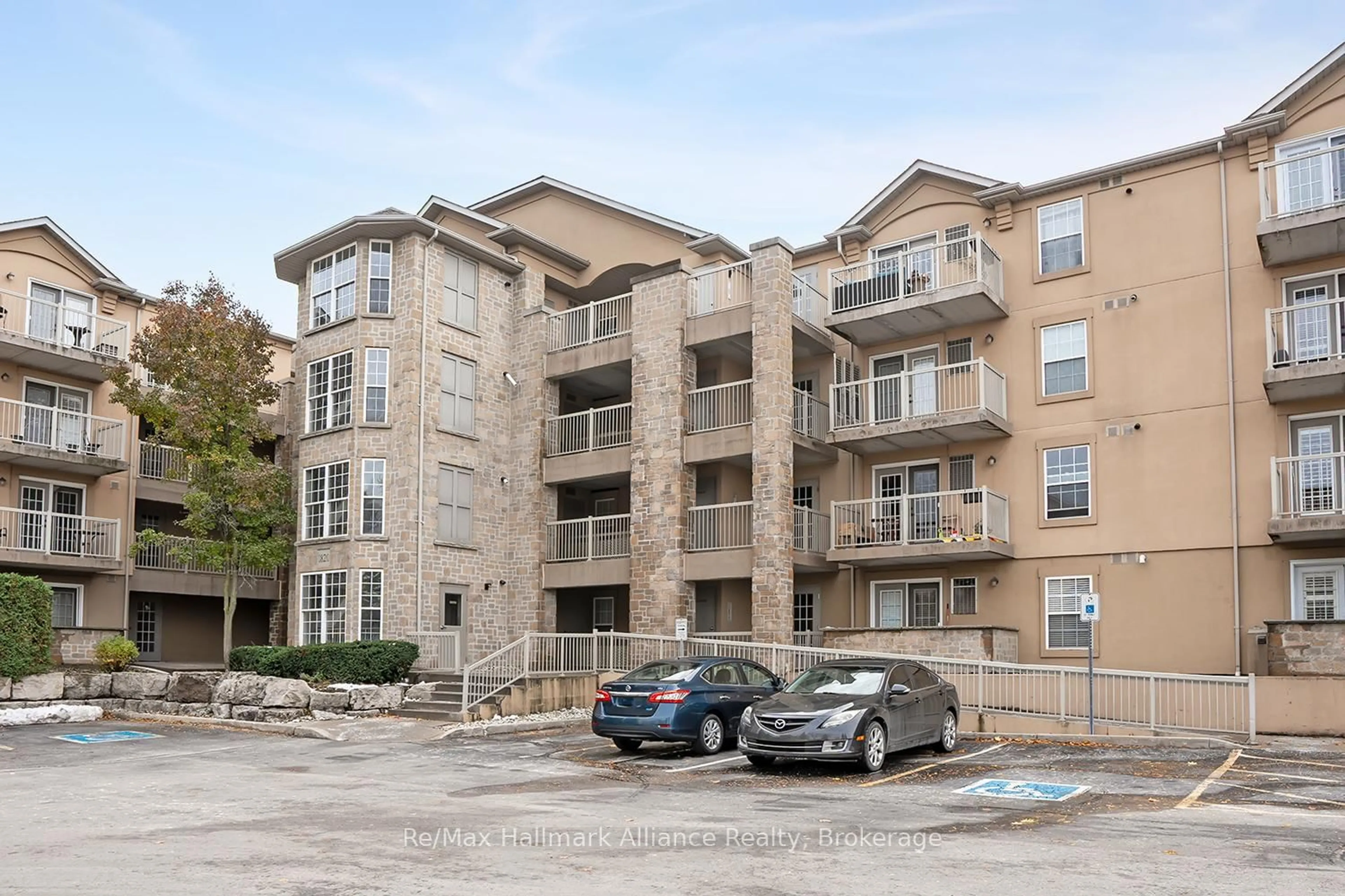 Unknown for 1820 Walkers Line #107, Burlington Ontario L7M 4V4