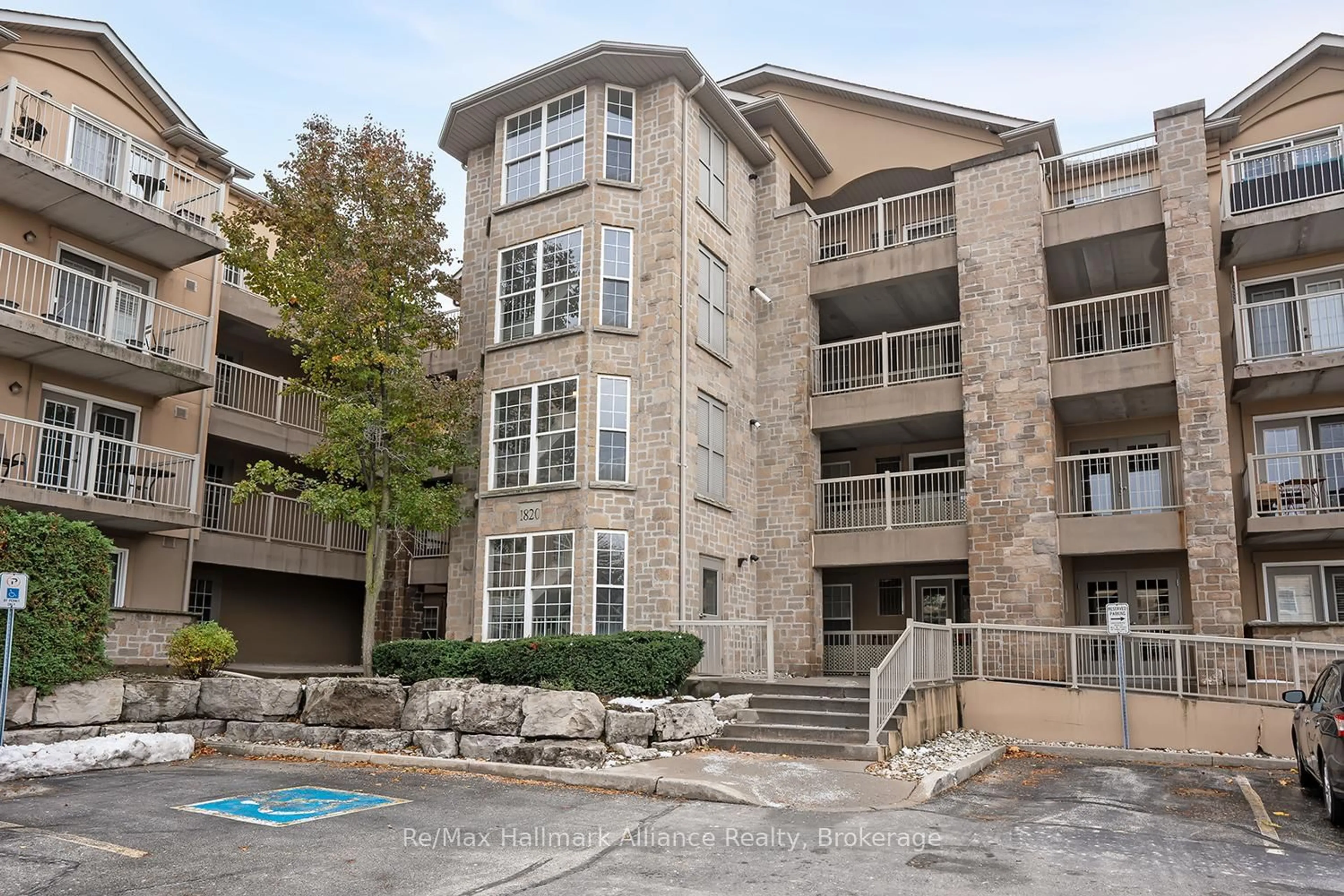 Unknown for 1820 Walkers Line #107, Burlington Ontario L7M 4V4