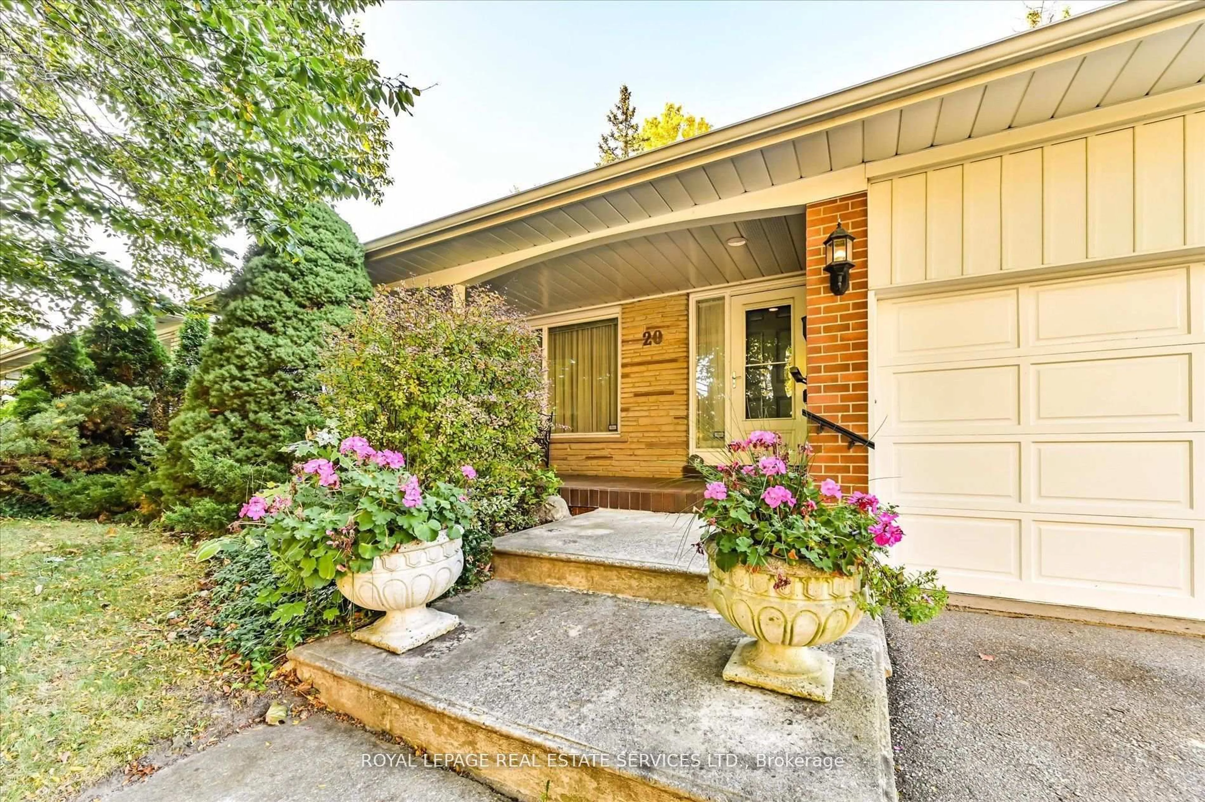 Unknown for 20 Widdicombe Hill, Toronto Ontario M9R 1B3