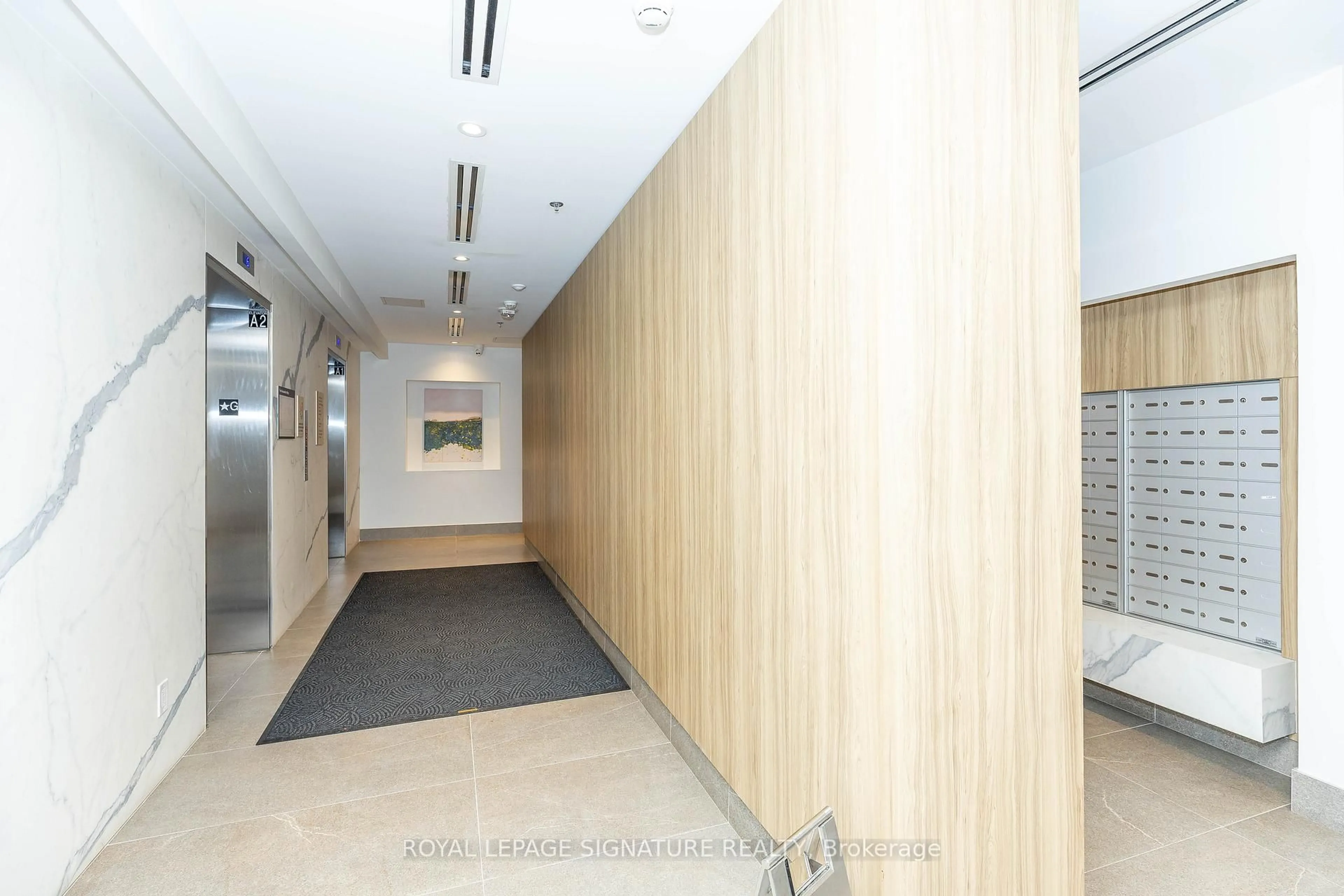Indoor foyer for 3100 Keele St #708, Toronto Ontario M3M 0E1