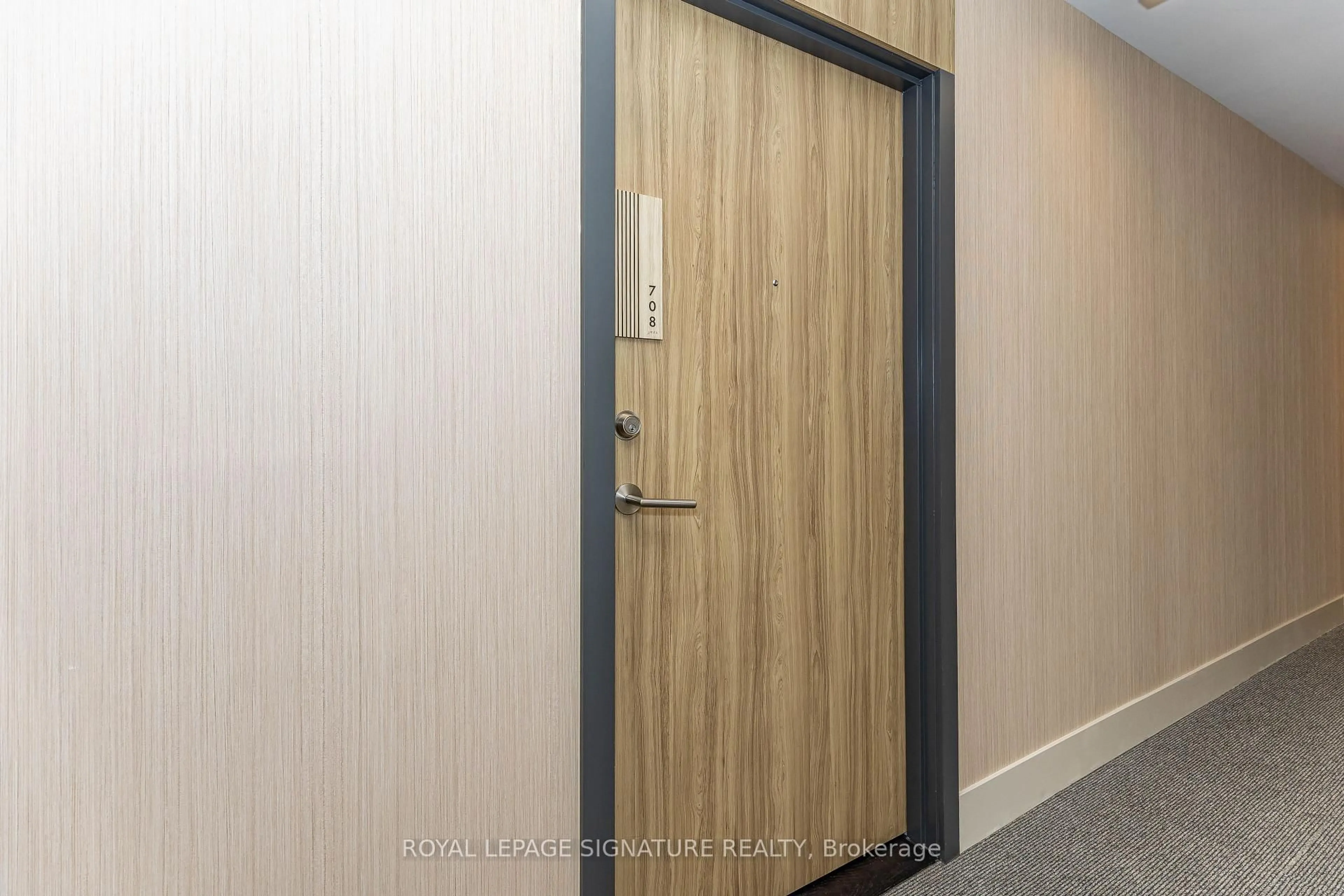 Indoor foyer for 3100 Keele St #708, Toronto Ontario M3M 0E1