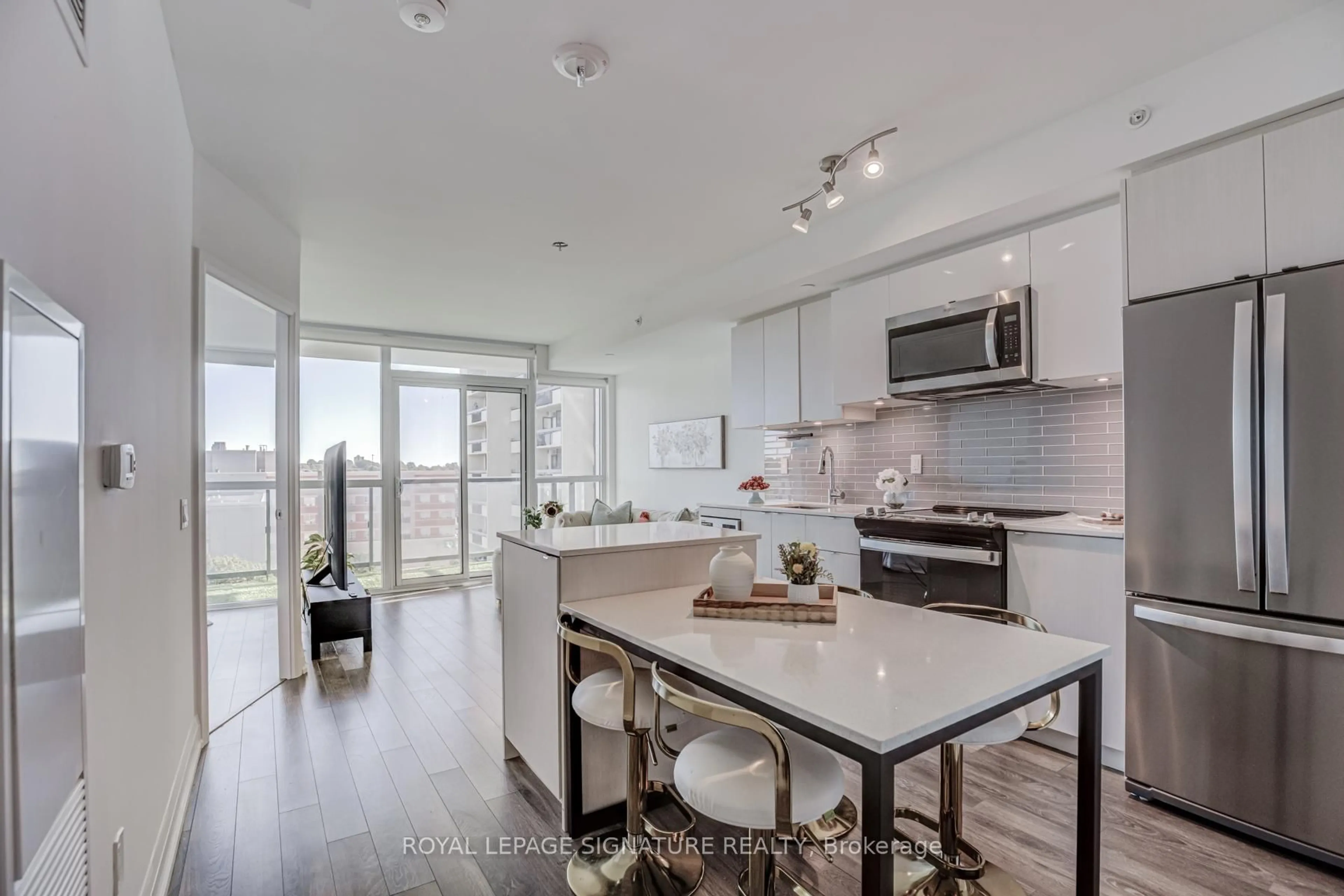 Open concept kitchen, unknown for 1461 Lawrence Ave #808, Toronto Ontario M6L 0A6