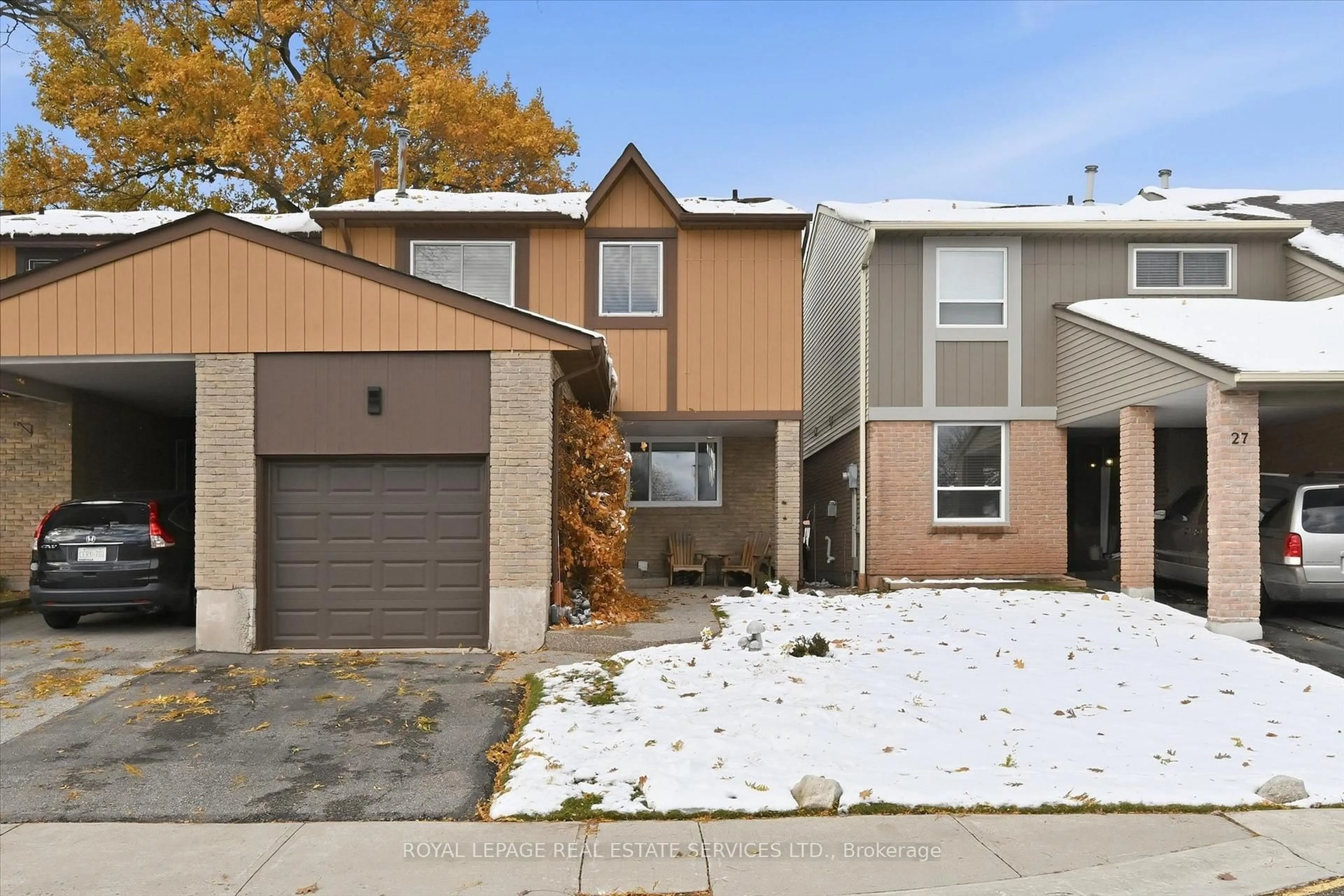 Home with brick exterior material, street for 1580 Lancaster Dr #26, Oakville Ontario L6H 2Z5