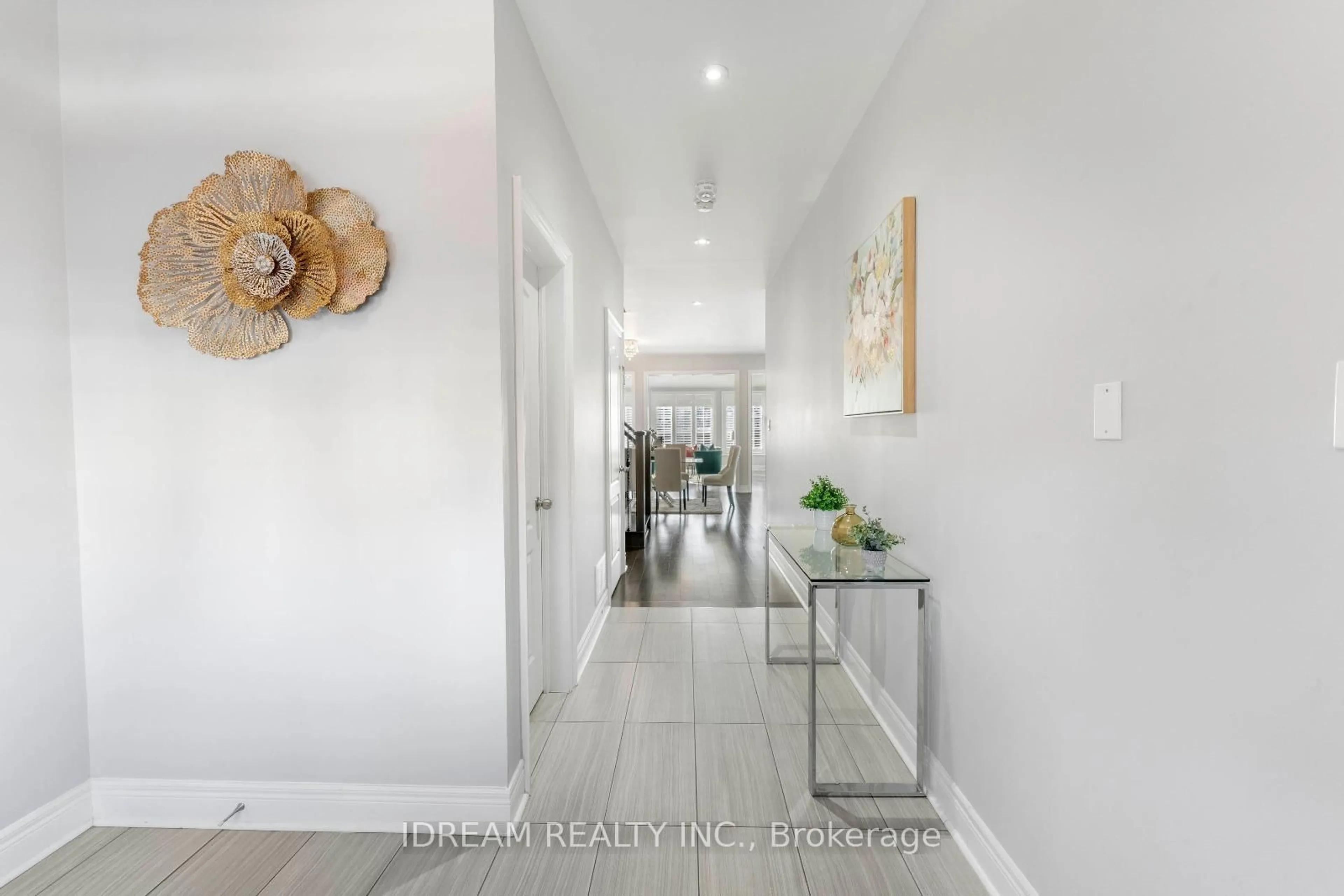 Indoor entryway for 171 Rising Hill Rdge, Brampton Ontario L6Y 6B2