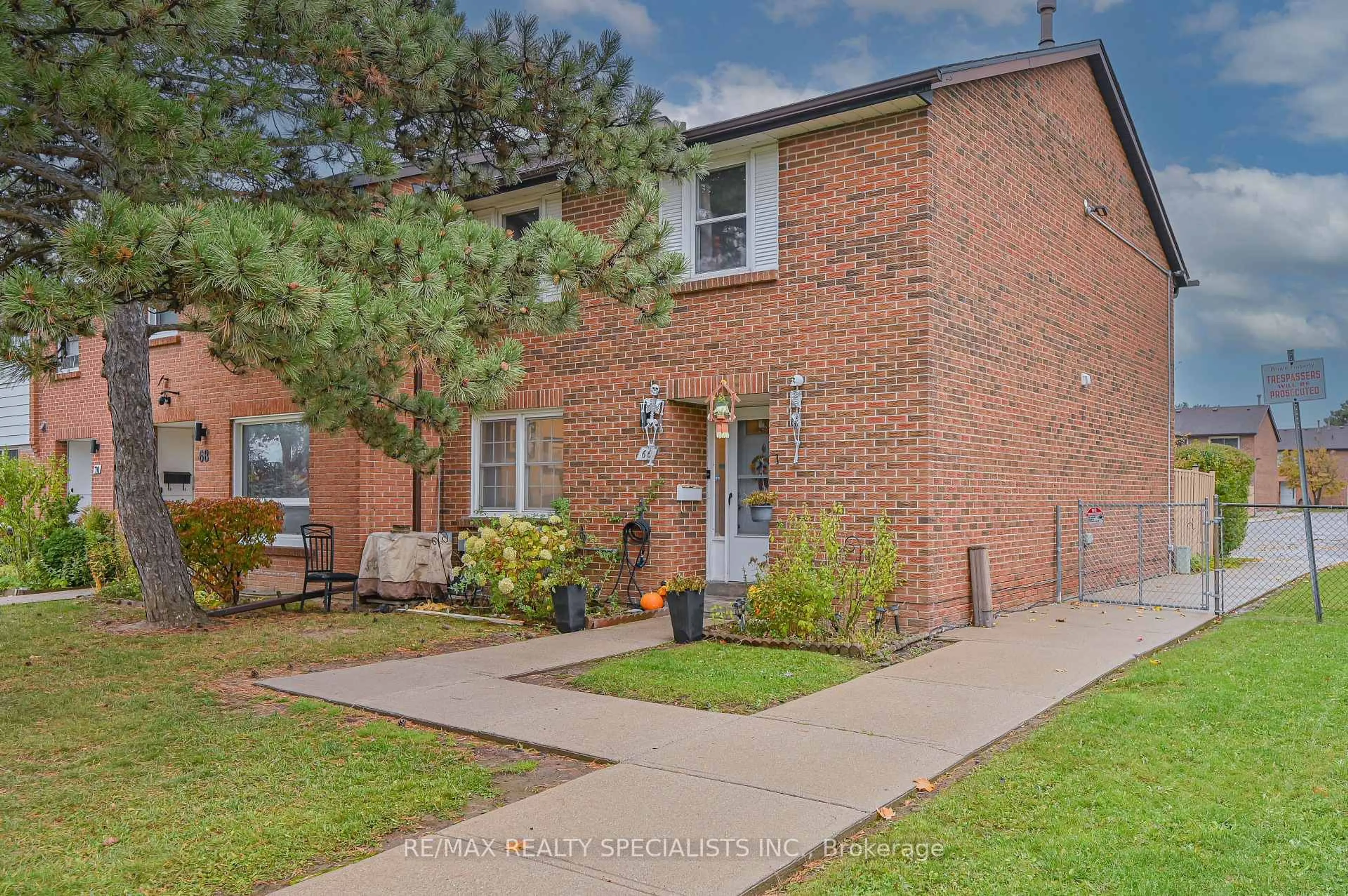 Home with brick exterior material, street for 66 Balmoral Dr, Brampton Ontario L6T 1V1