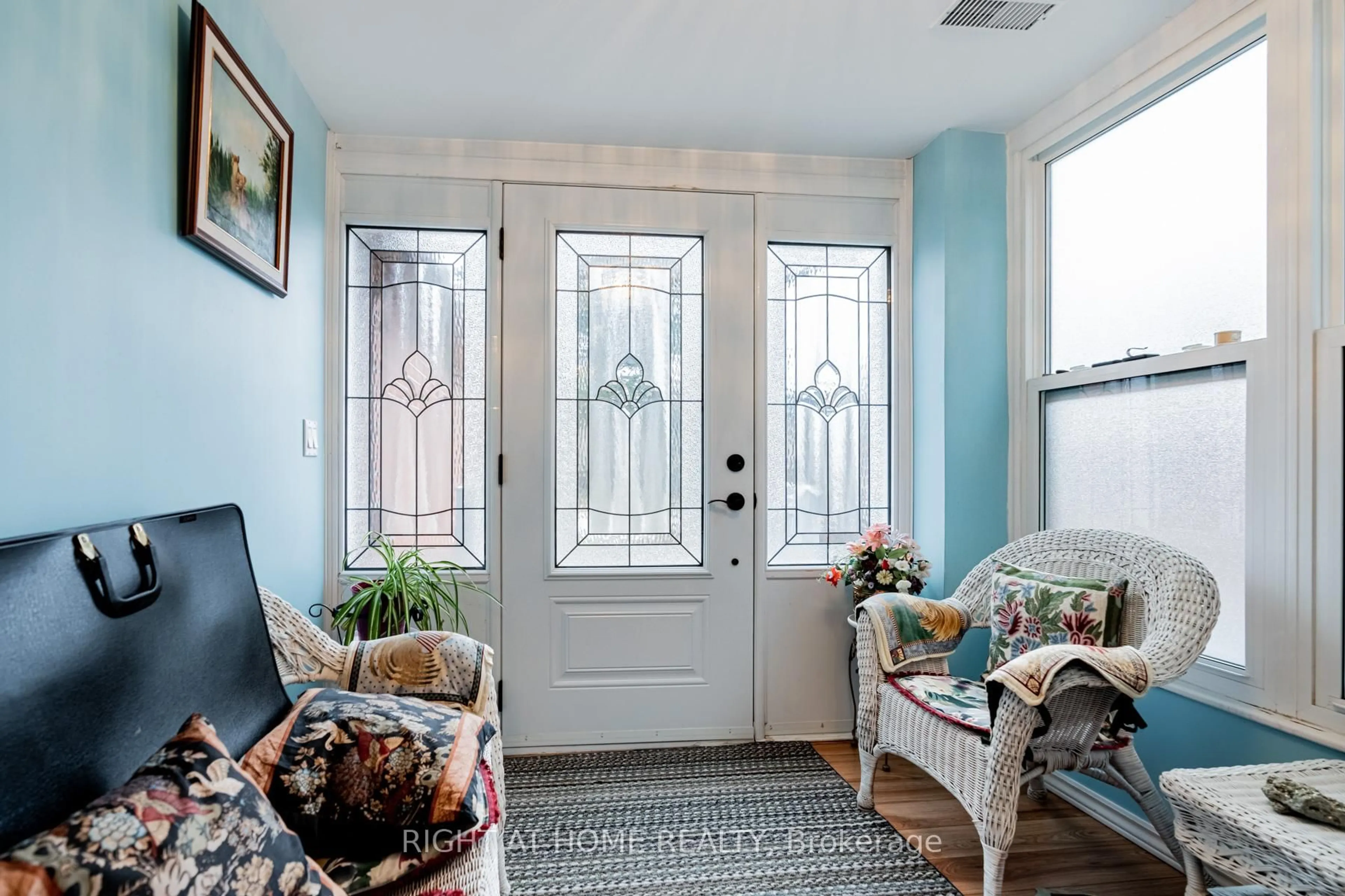 Indoor entryway for 4278 Sawmill Valley Dr, Mississauga Ontario L5L 3M9