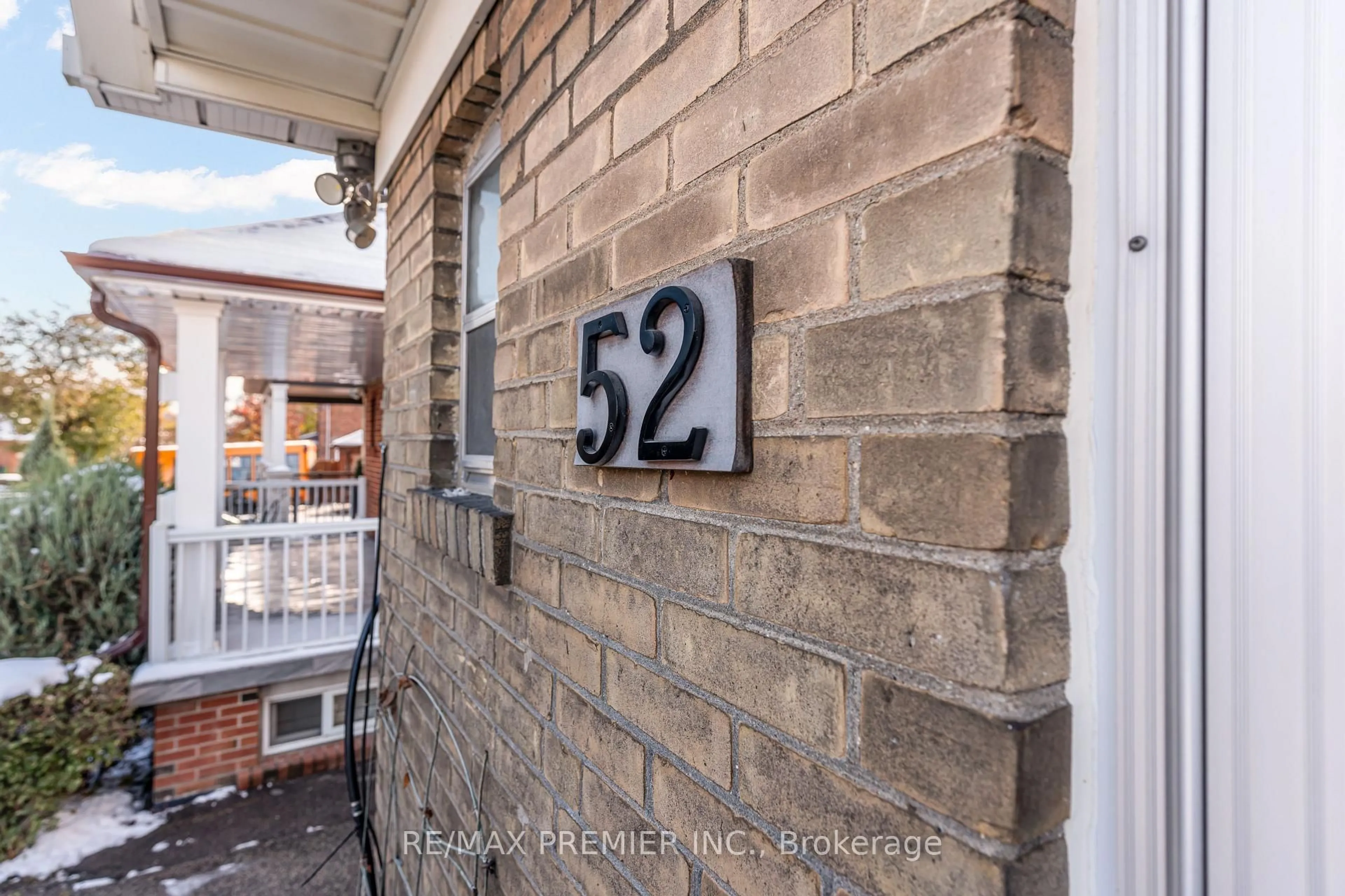 Unknown for 52 Richardson Ave, Toronto Ontario M6M 3R9