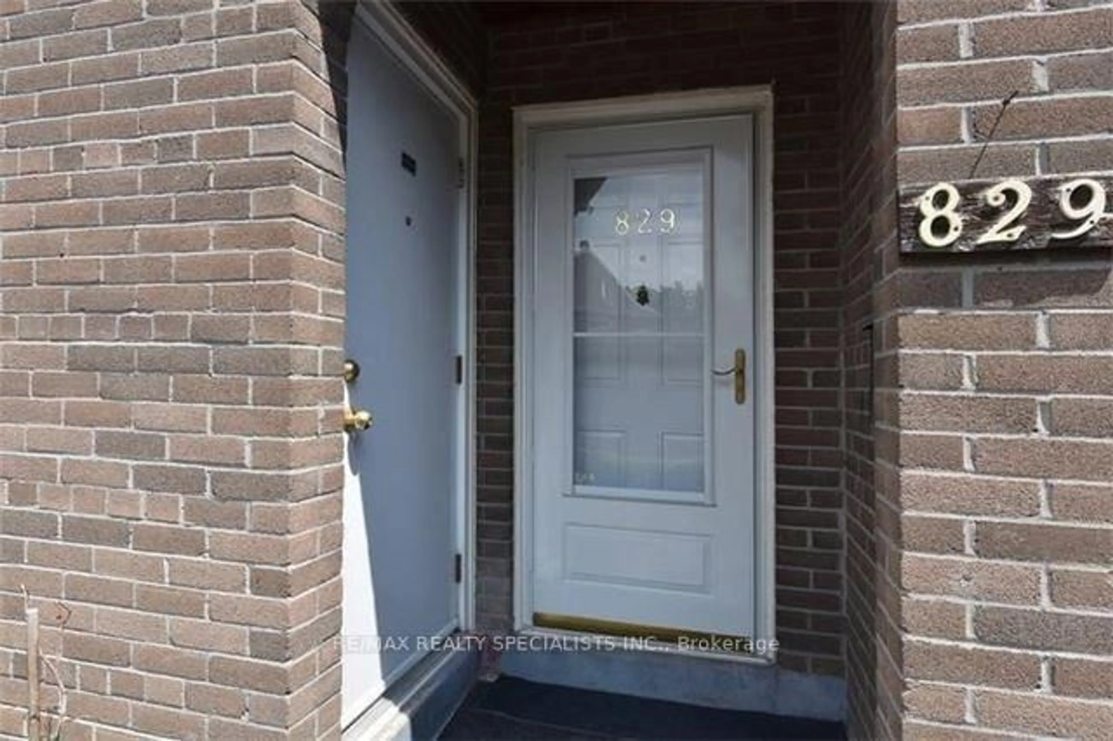 Indoor entryway for 28 Tandridge Cres #829, Toronto Ontario M9W 2P2