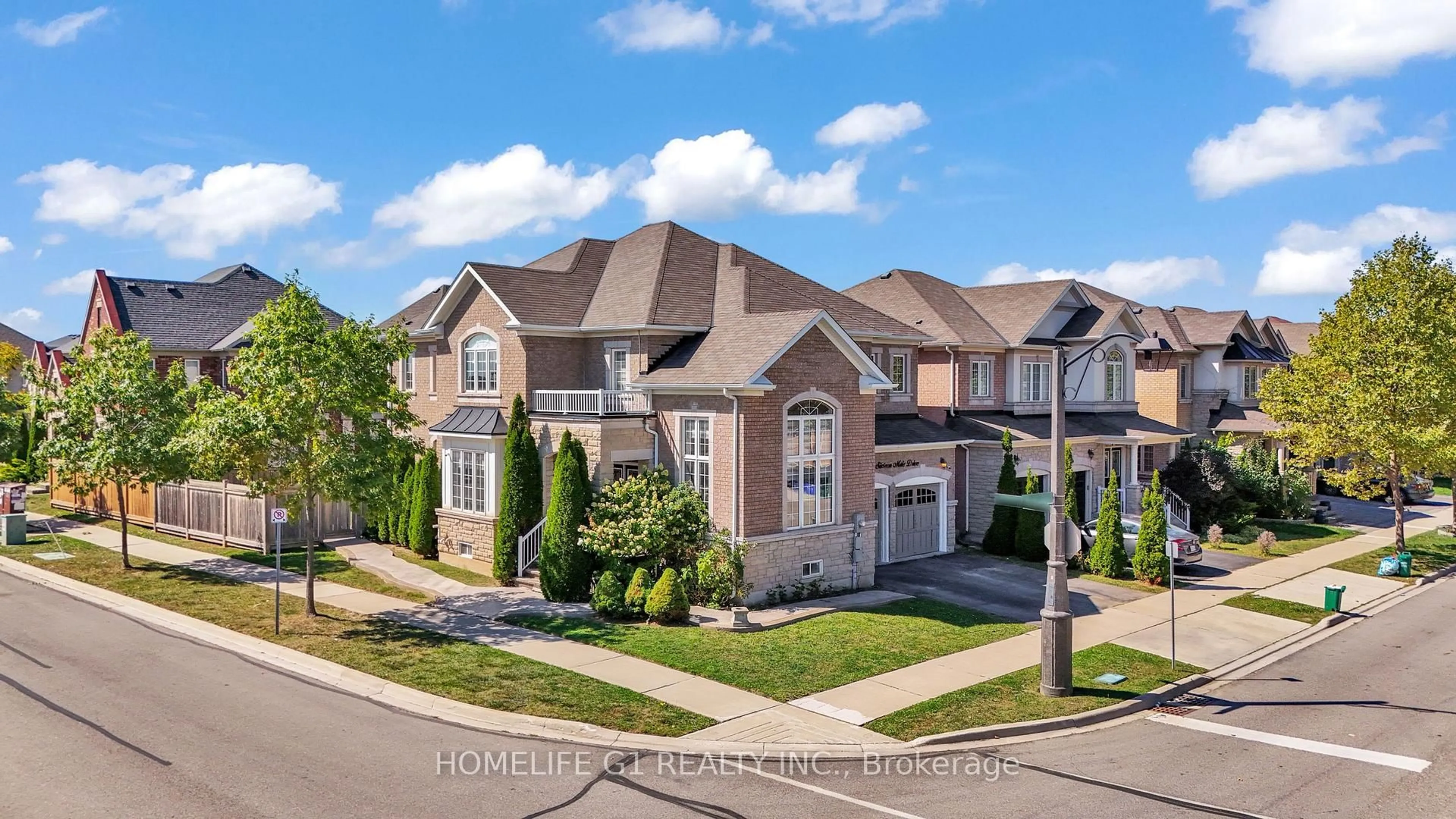Home with brick exterior material, street for 29 Sixteen Mile Dr, Oakville Ontario L6M 0S8