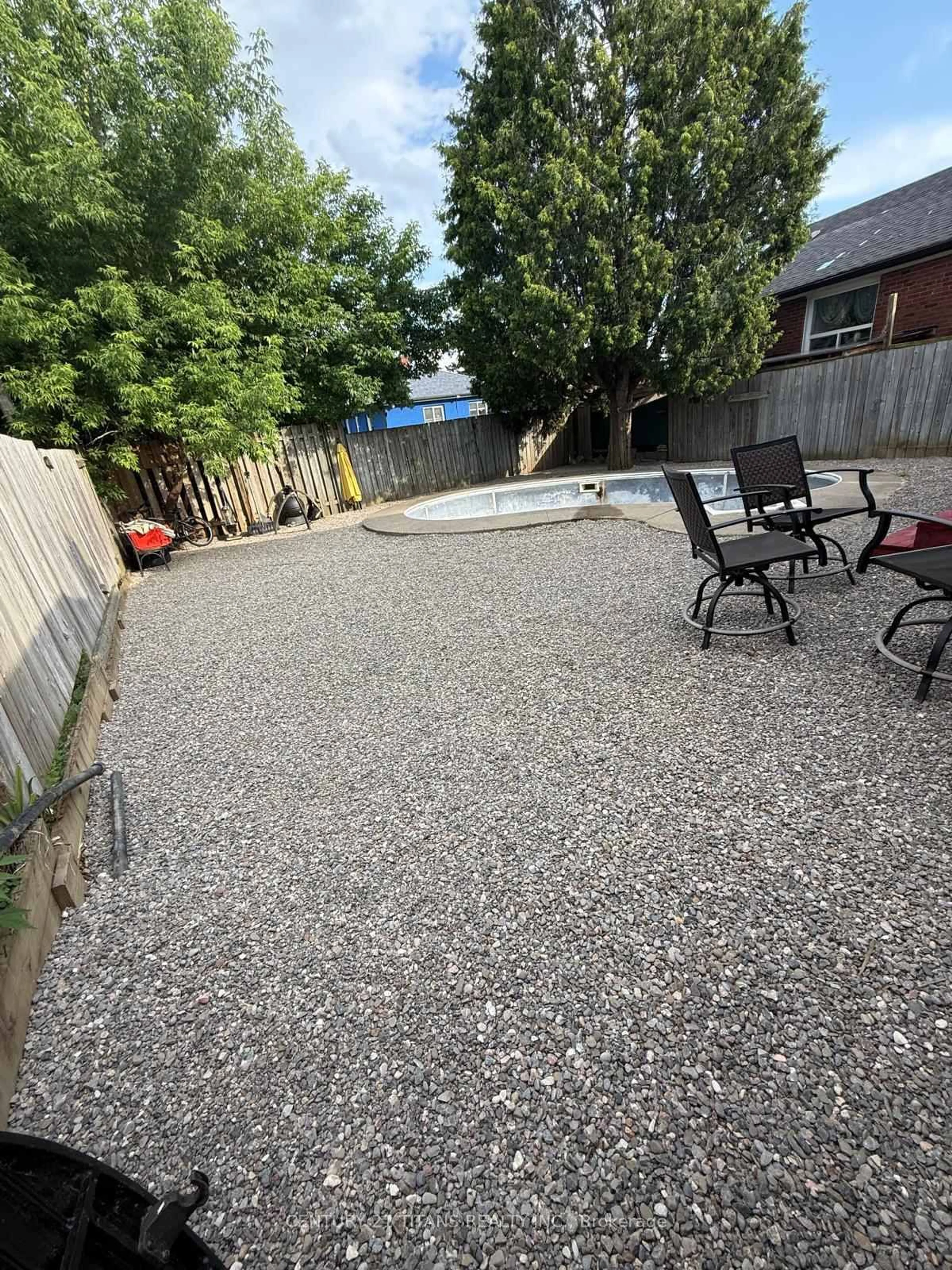 Patio, street for 29 Mercer Dr, Brampton Ontario L6X 1B5