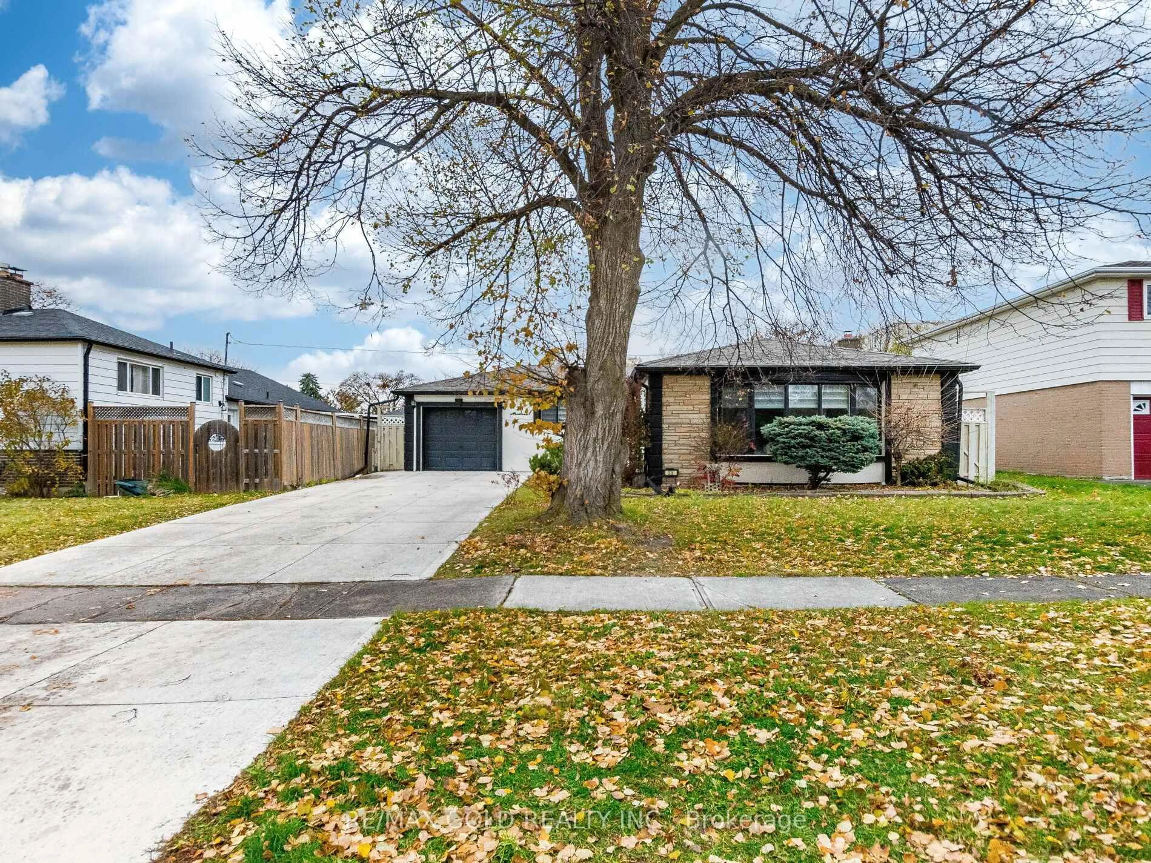 Home with brick exterior material, street for 38 Aintree Cres, Brampton Ontario L6T 2T3