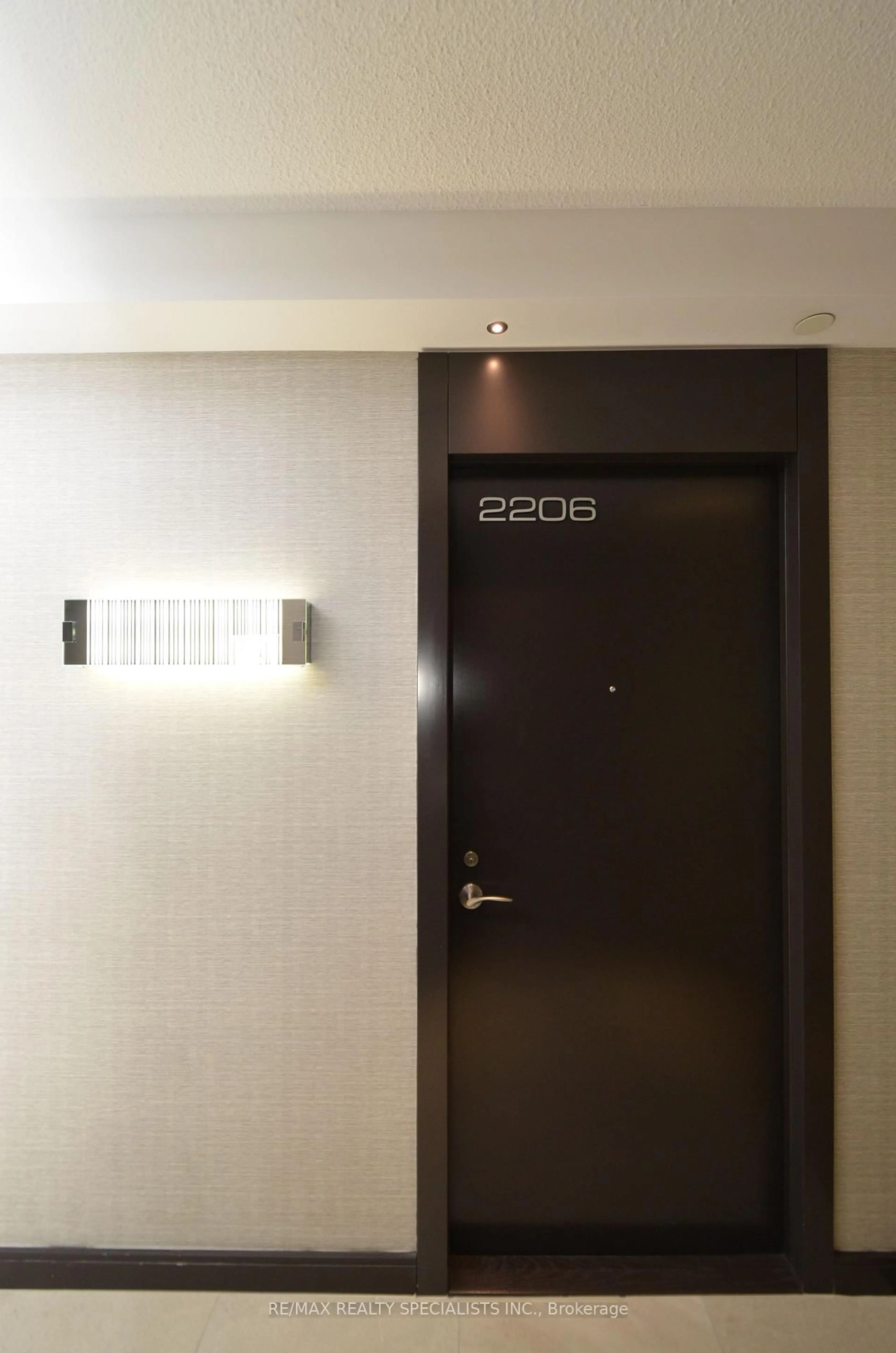 Indoor foyer for 9 VALLHALLA IN Rd #2206, Toronto Ontario M9B 0B2