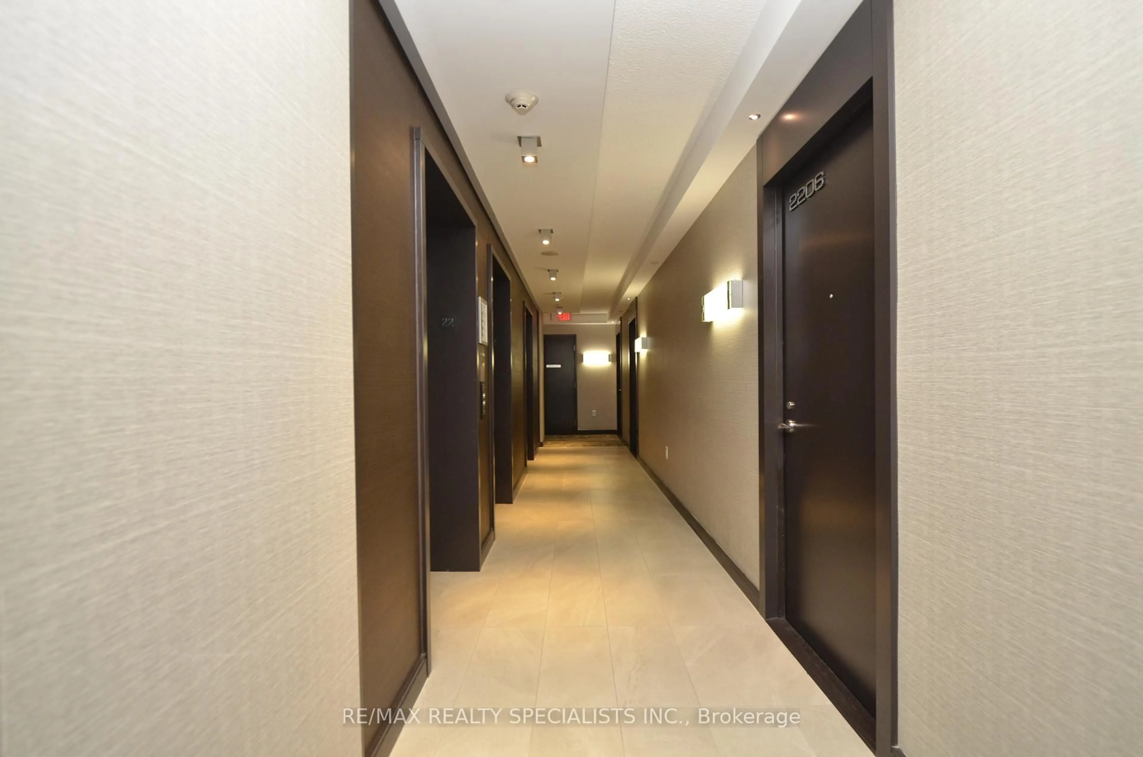 Indoor foyer for 9 VALLHALLA IN Rd #2206, Toronto Ontario M9B 0B2