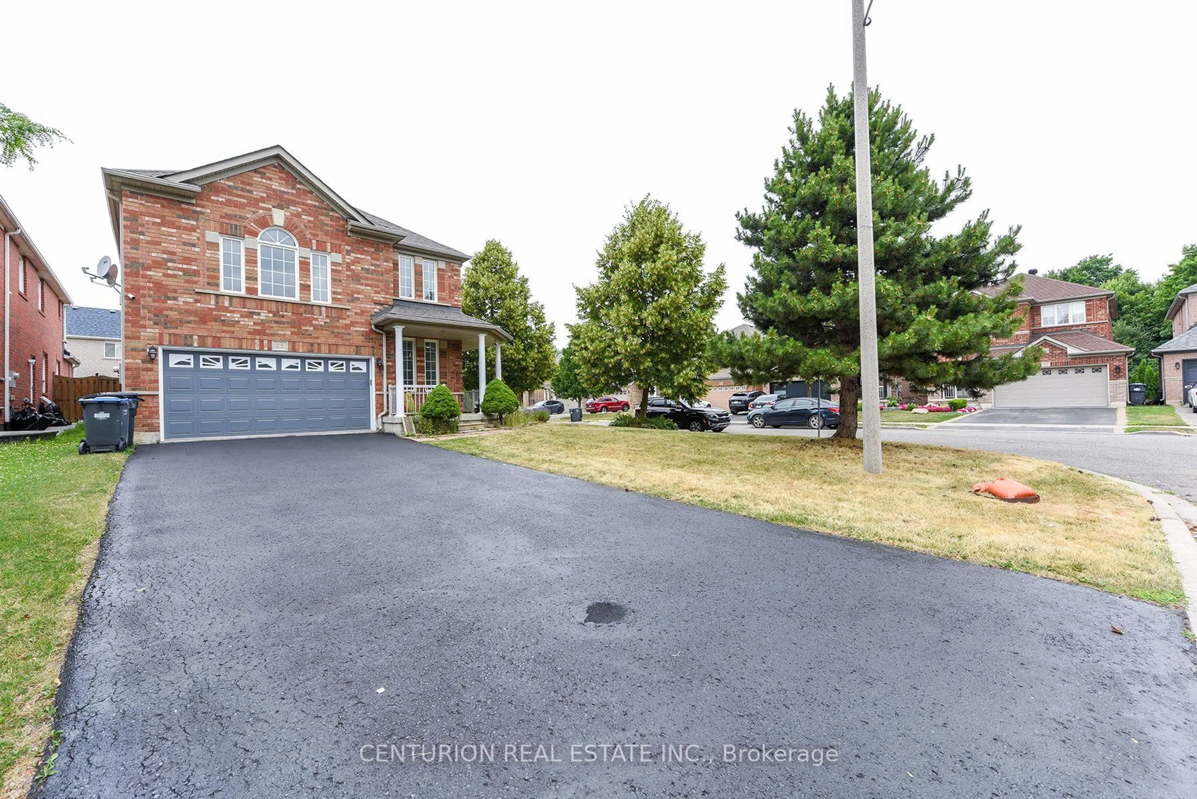A pic from outside/outdoor area/front of a property/back of a property/a pic from drone, street for 25 Blackcherry Lane, Brampton Ontario L6R 2Y5