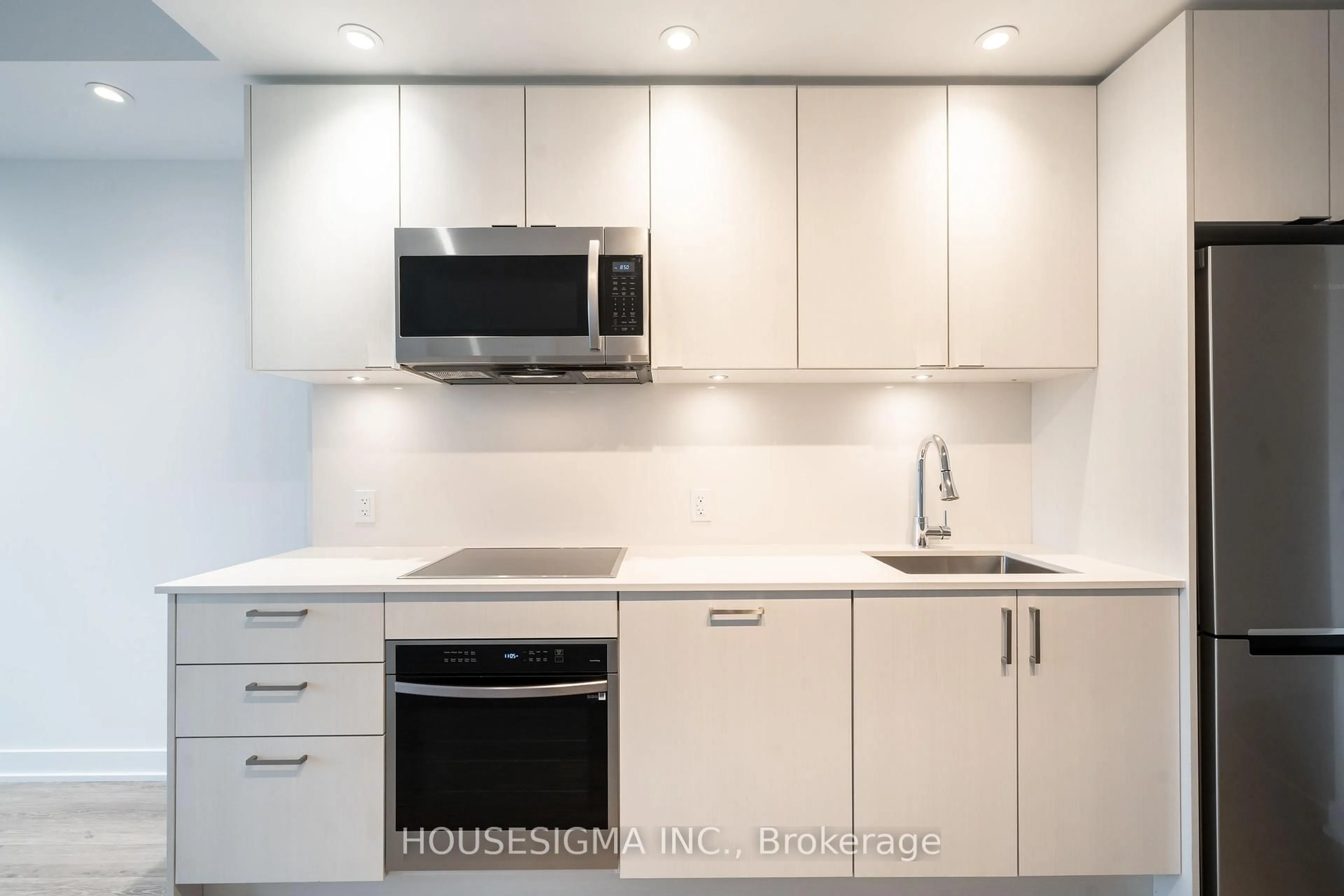 Standard kitchen, unknown for 1928 Lake Shore Blvd #2815, Toronto Ontario M6S 1A1