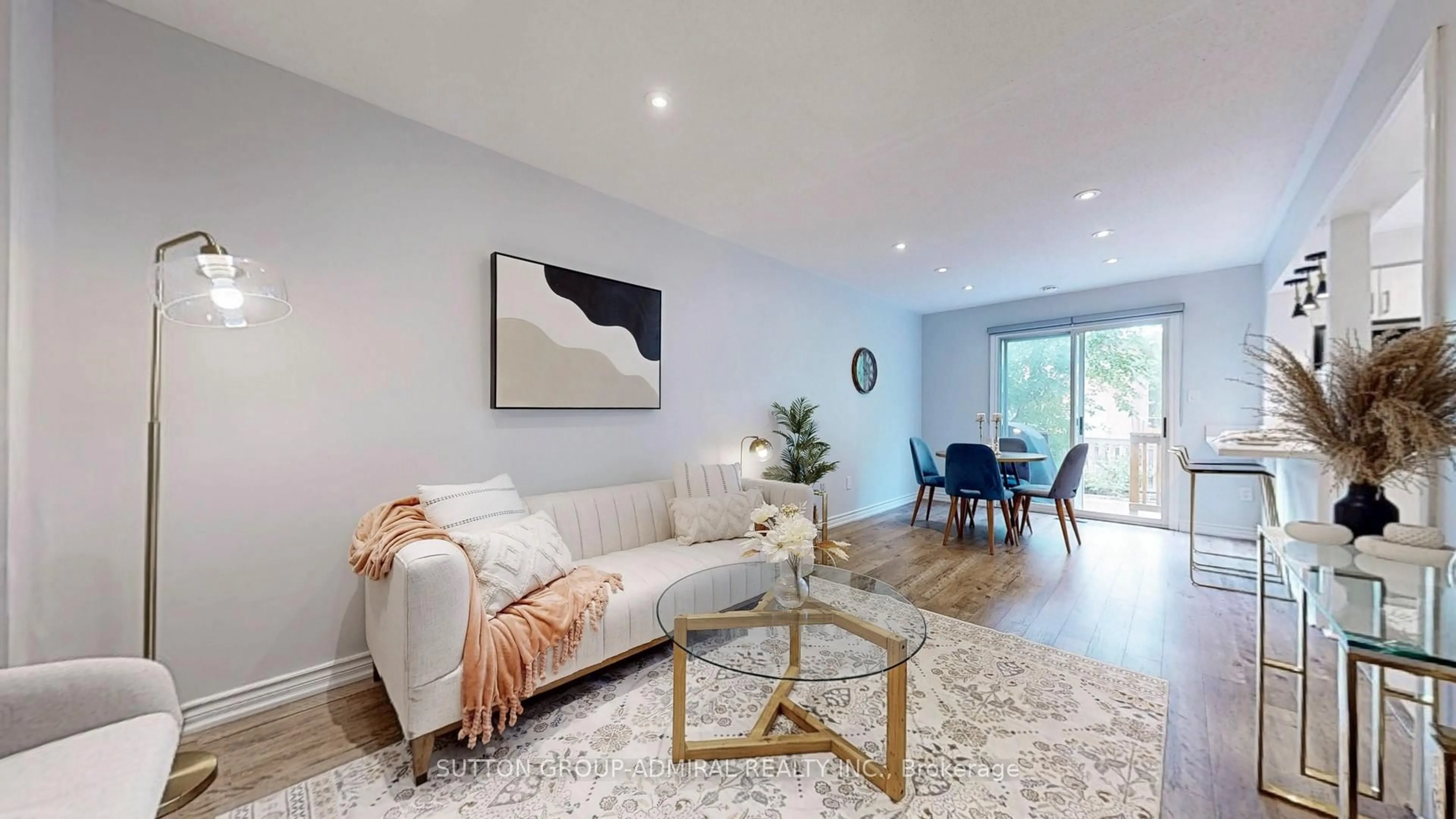 Living room with furniture, unknown for 760 Ashprior Ave, Mississauga Ontario L5R 3P1