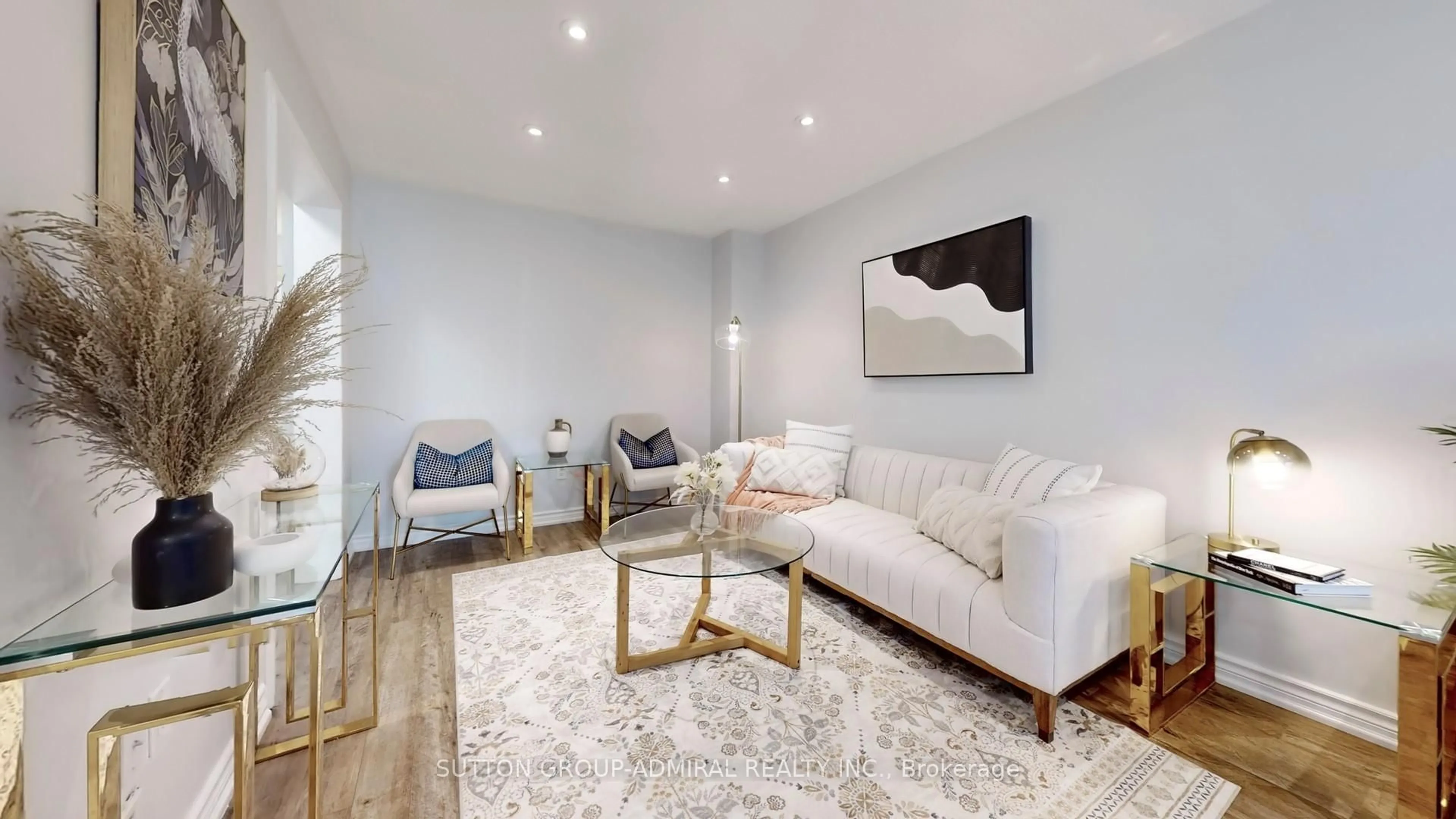 Living room with furniture, wood/laminate floor for 760 Ashprior Ave, Mississauga Ontario L5R 3P1