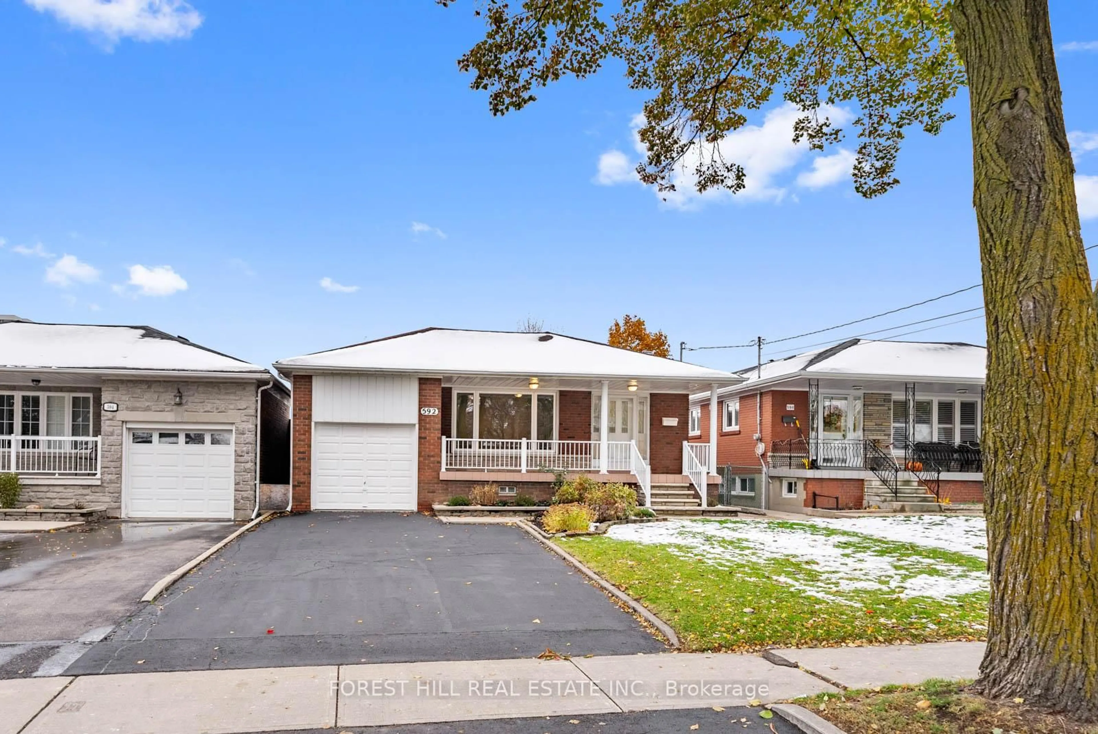 Home with brick exterior material, street for 592 GLEN PARK Ave, Toronto Ontario M5B 2G5