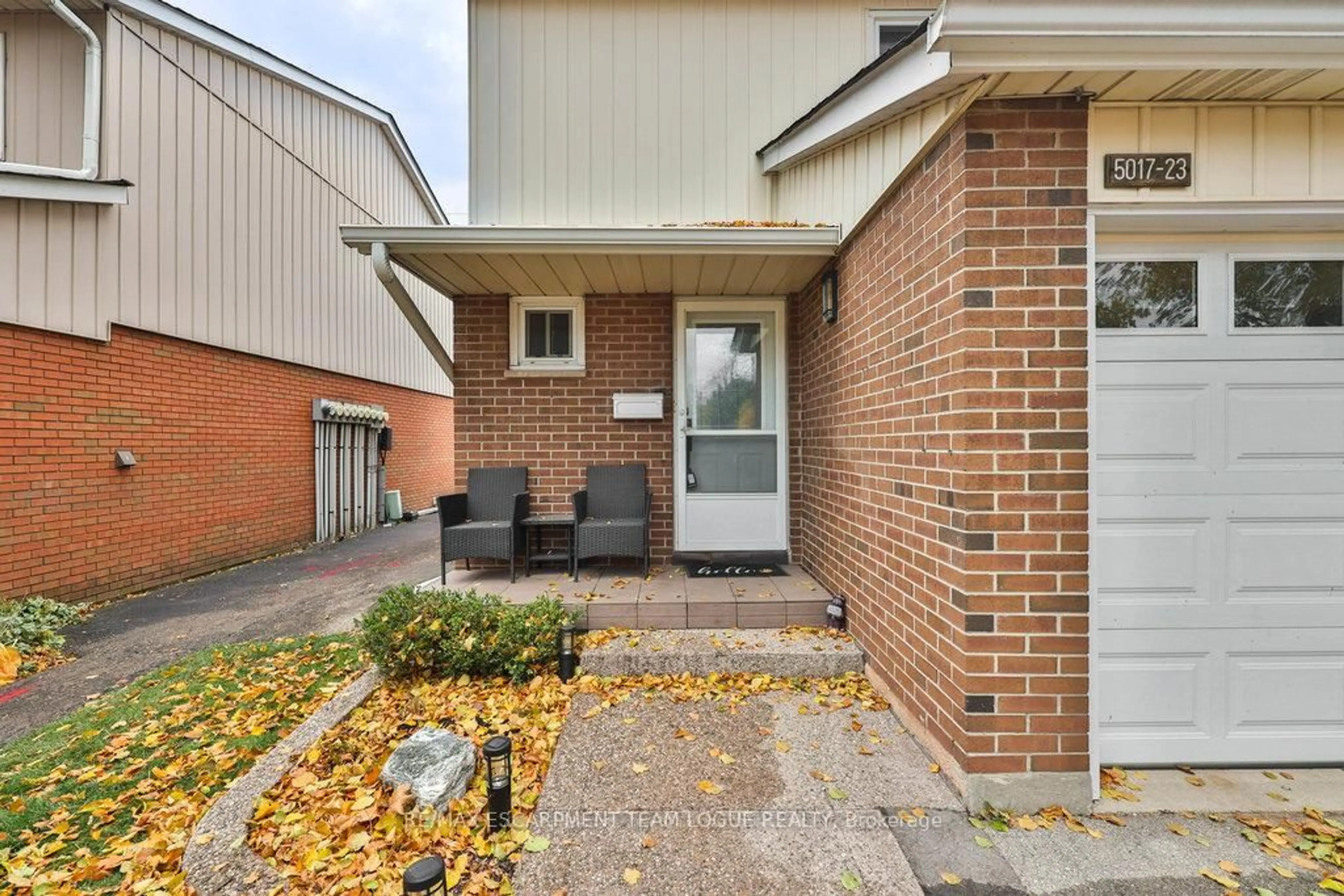 Home with brick exterior material, street for 5017 Pinedale Ave #23, Burlington Ontario L7L 5J6