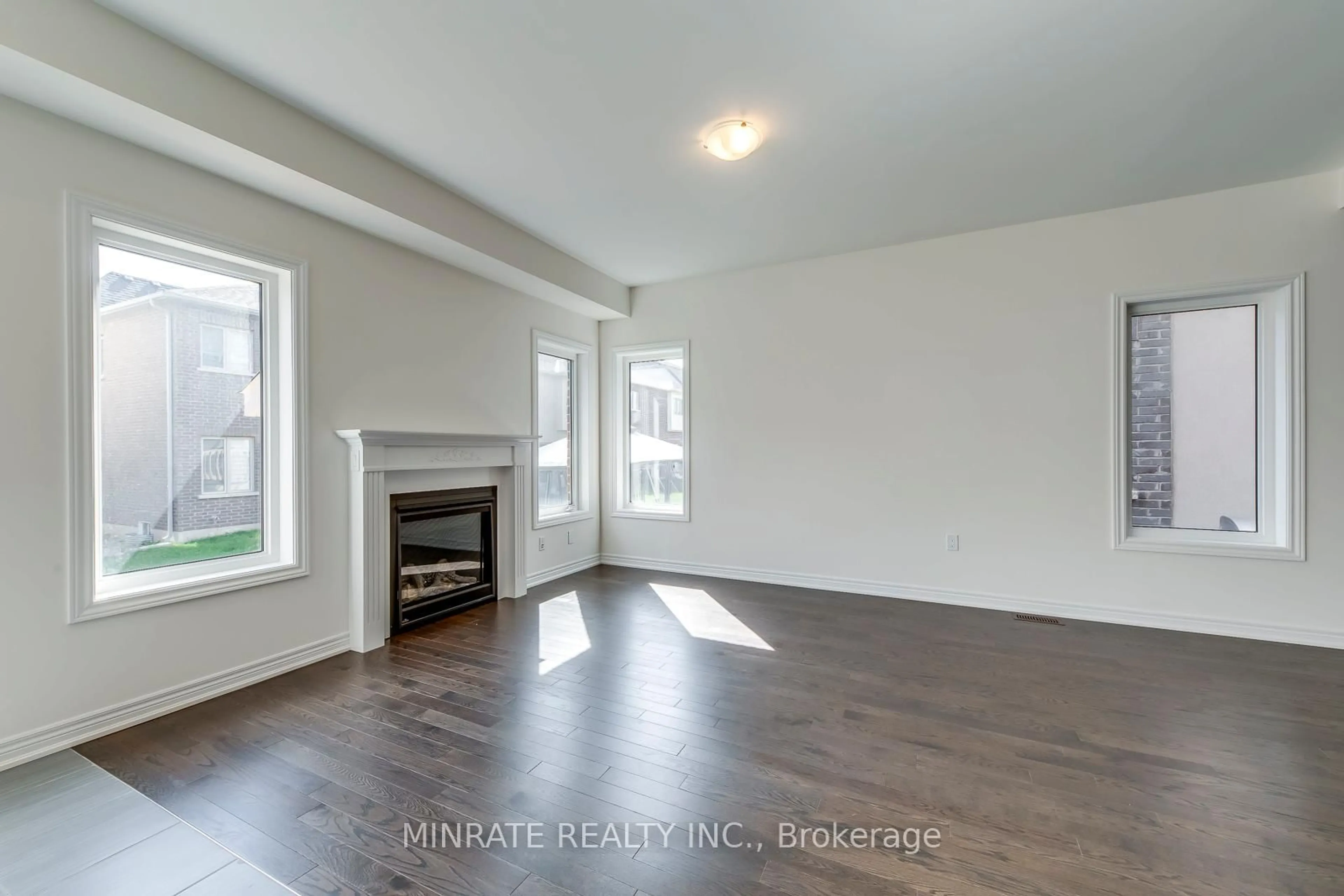 A pic of a room for 3914 Leonardo St, Burlington Ontario L7M 0Z9