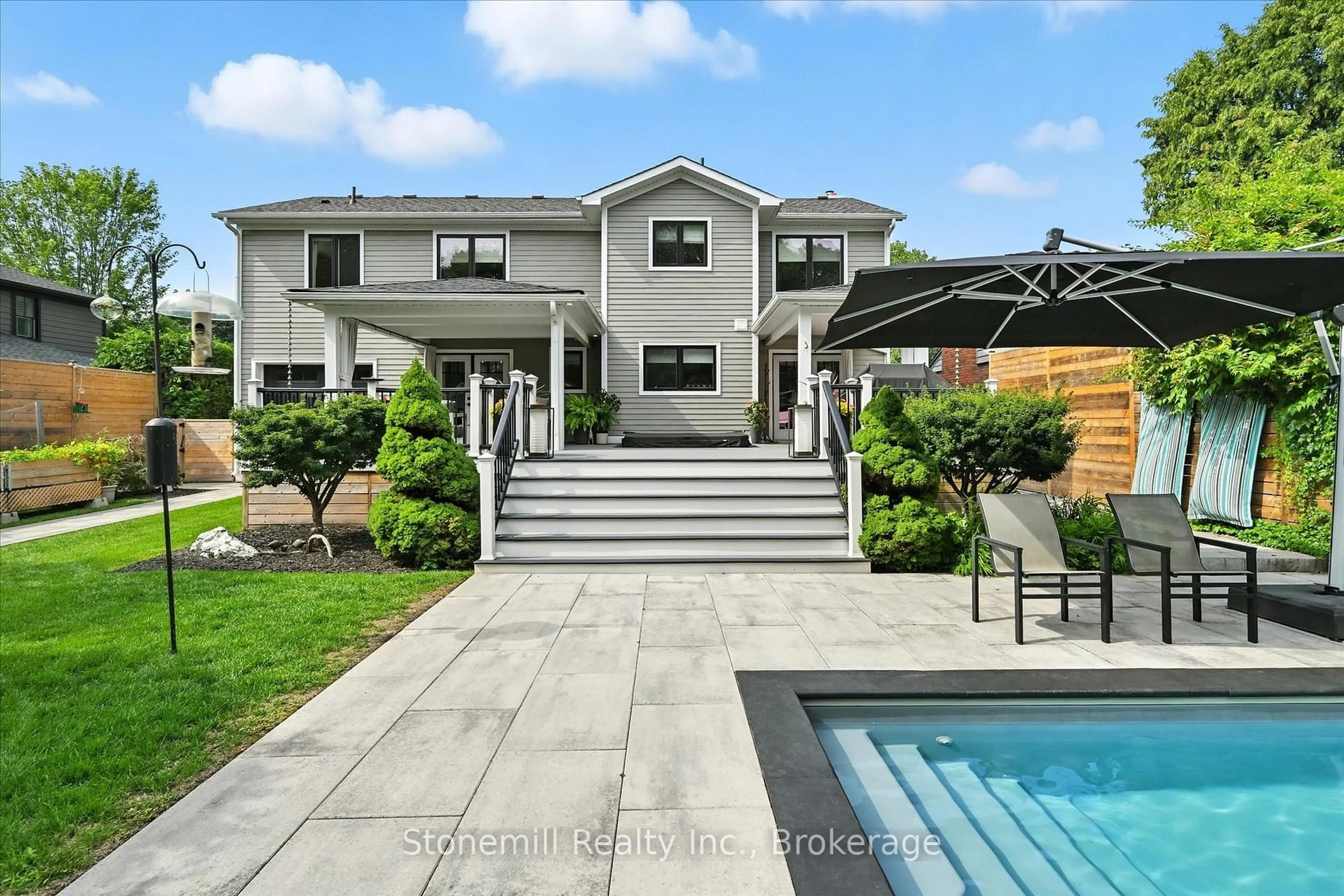 Unknown for 735 George St, Burlington Ontario L7R 2V8