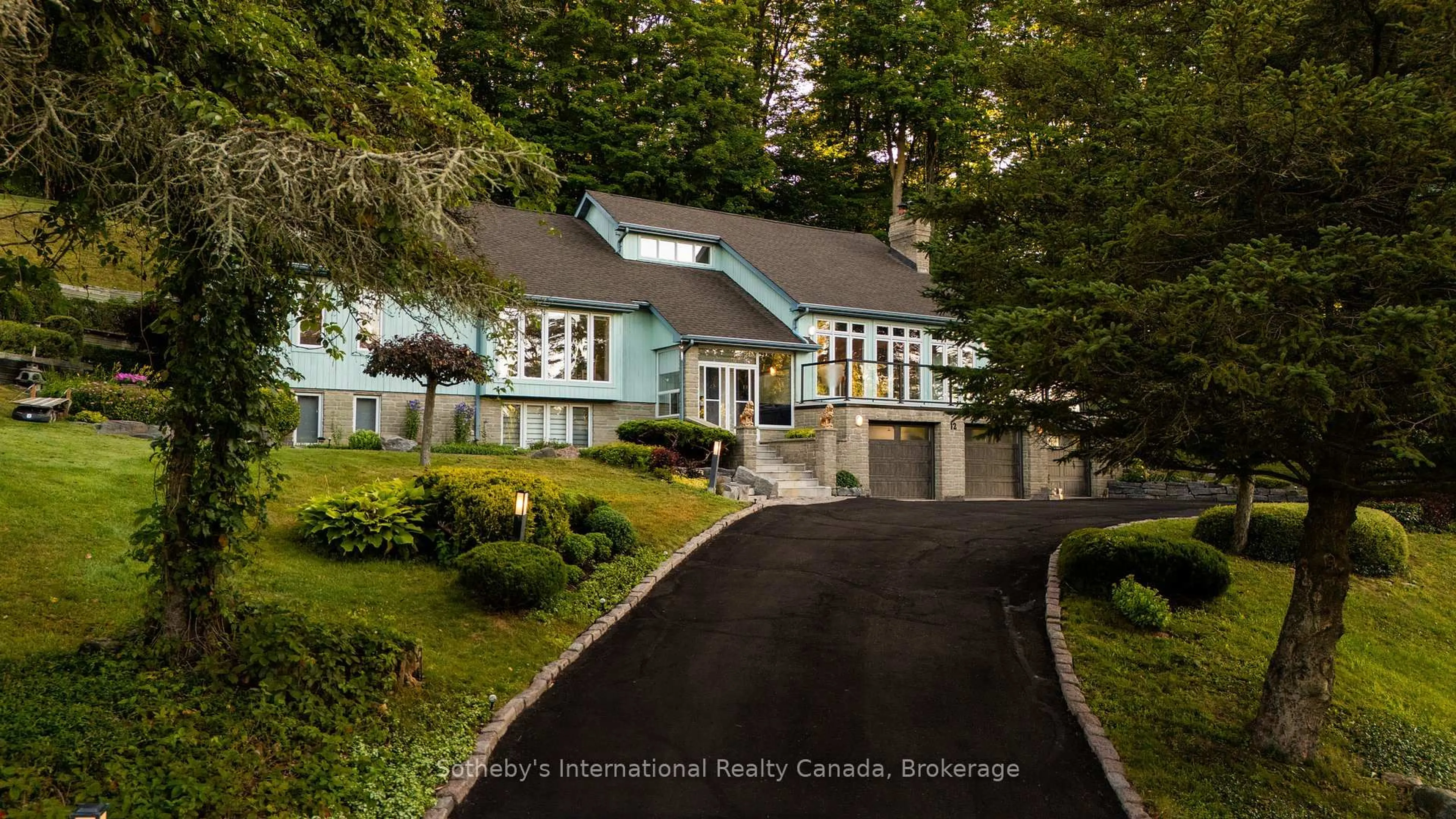 Indoor foyer for 12 Matson Dr, Caledon Ontario L7E 0A9
