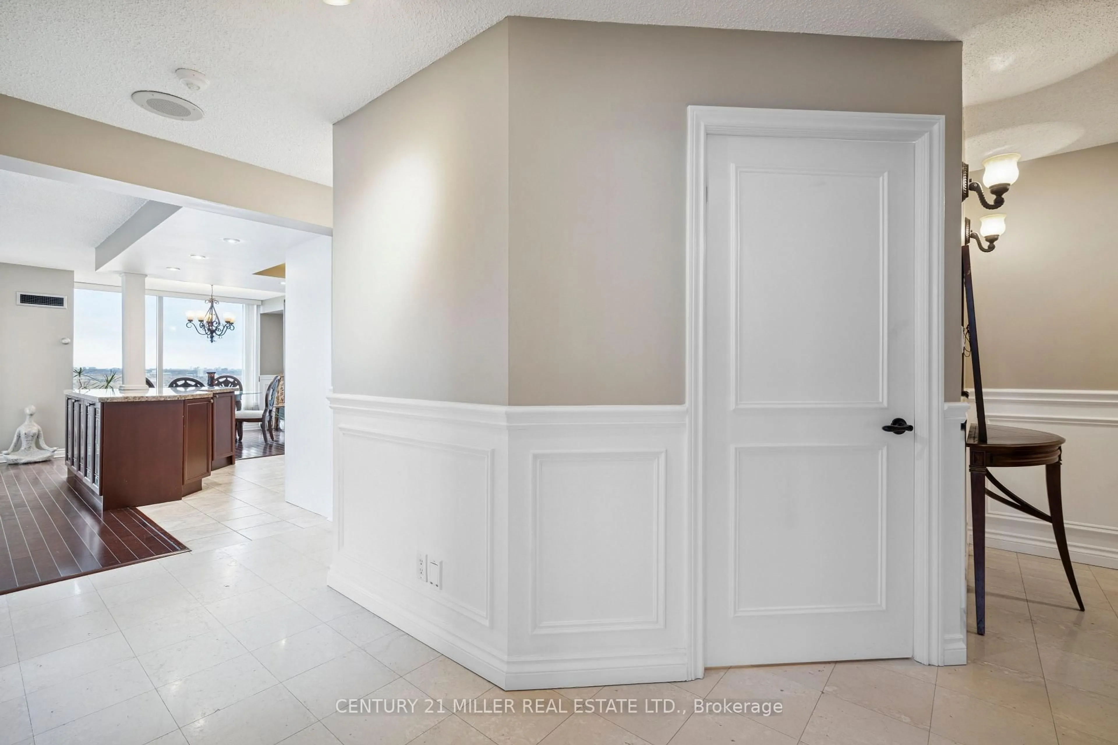 Indoor entryway for 1 Palace Pier Crt #4009, Toronto Ontario M8V 3W9